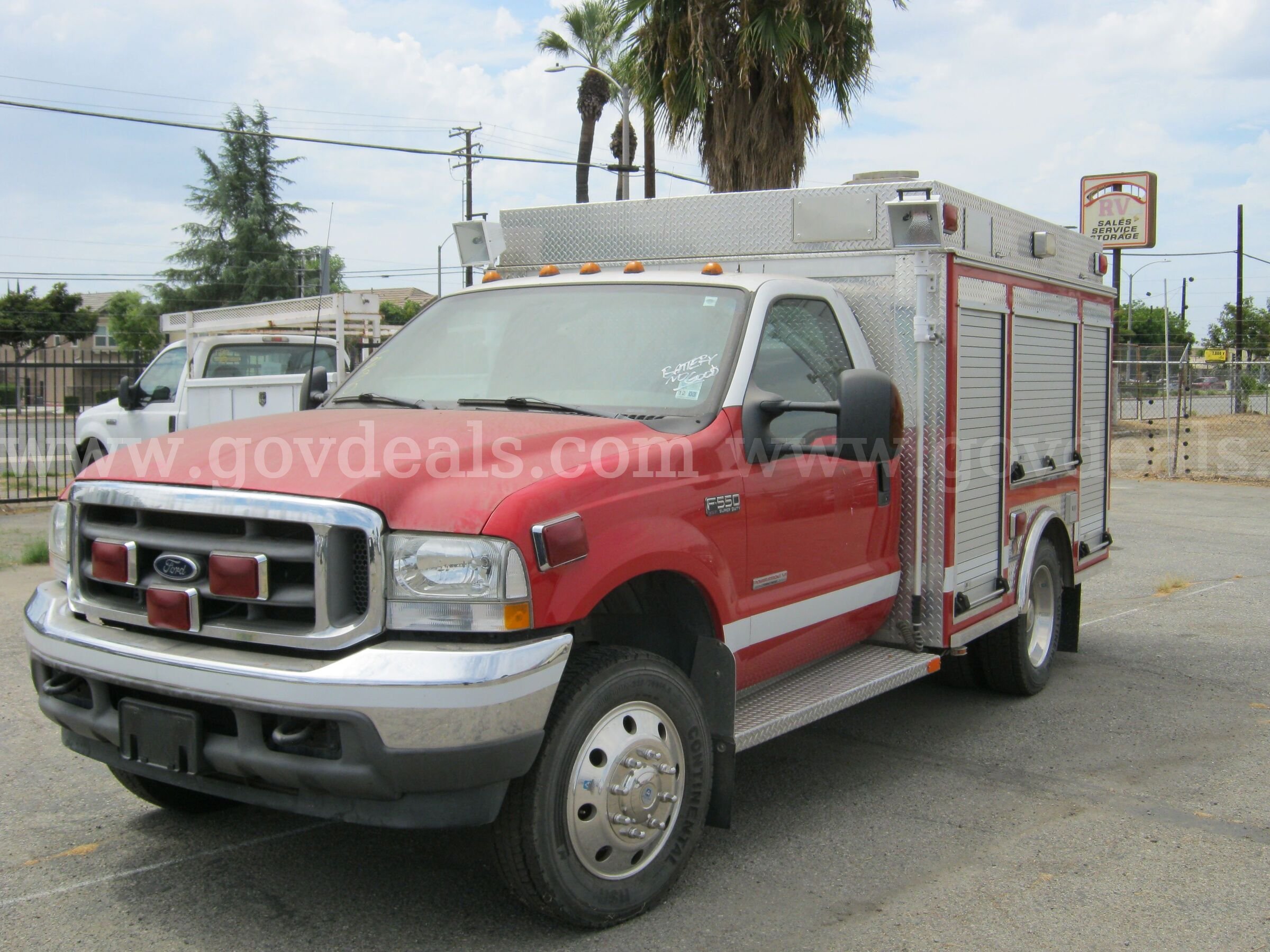 2003 Ford F-550 Regular Cab 2WD DRW