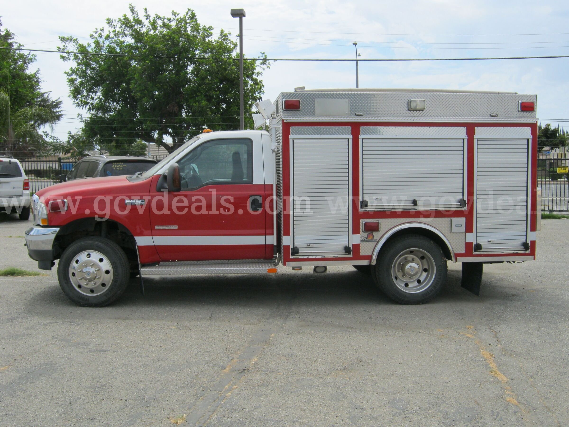 2003 Ford F-550 Regular Cab 2WD DRW Ford F-550 Government Surplus Auction - Photo #2