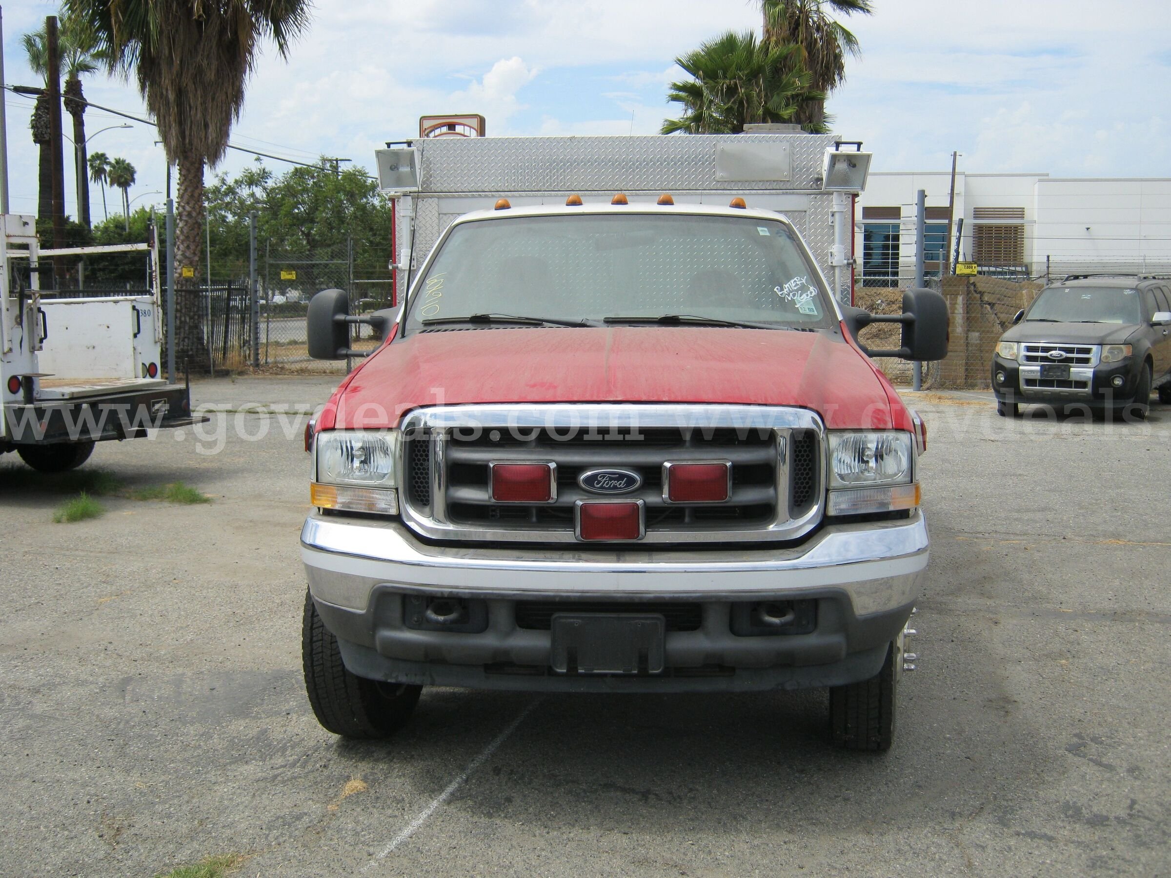 2003 Ford F-550 Regular Cab 2WD DRW Ford F-550 Government Surplus Auction - Photo #3
