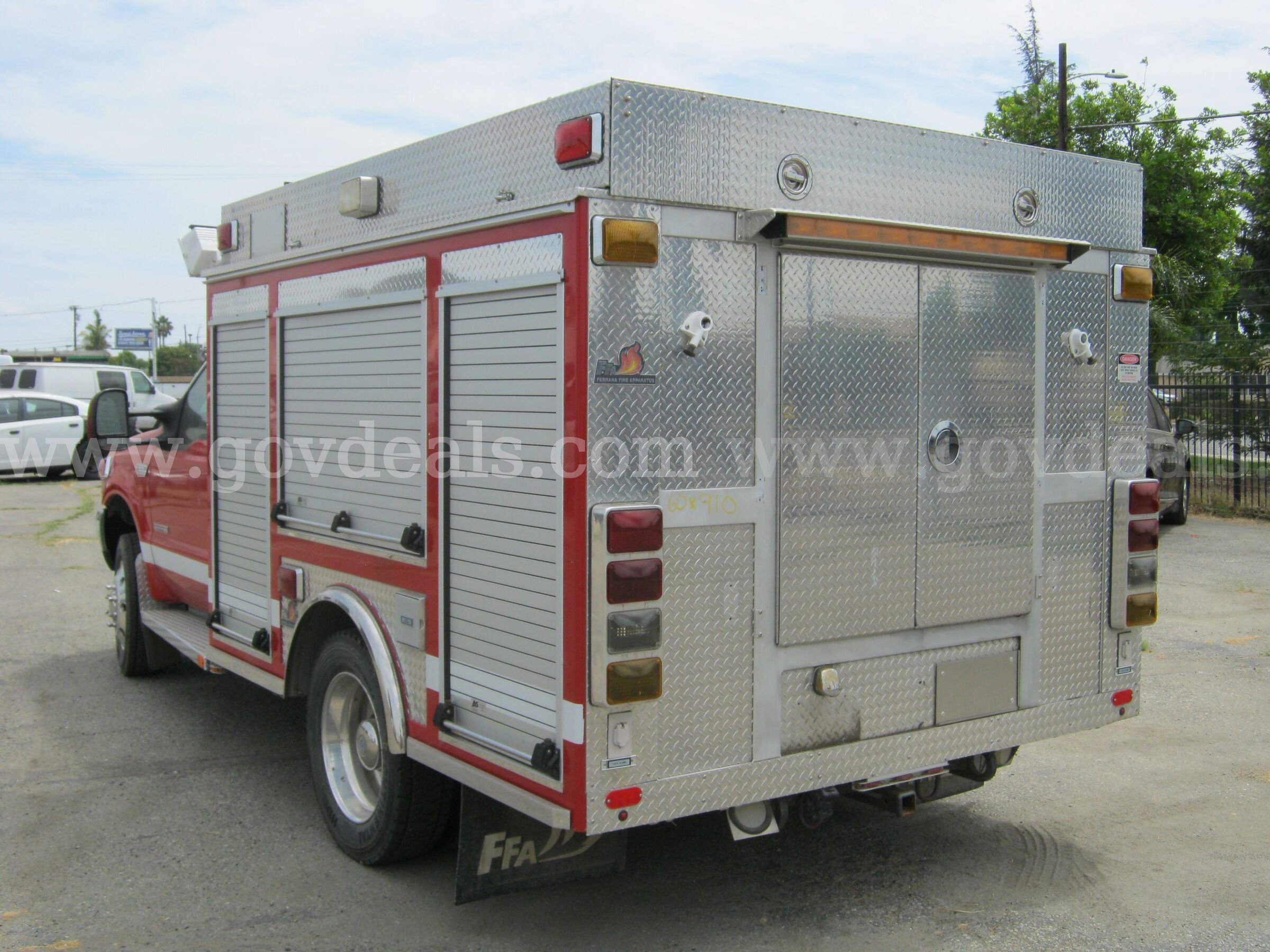 2003 Ford F-550 Regular Cab 2WD DRW Ford F-550 Government Surplus Auction - Photo #6