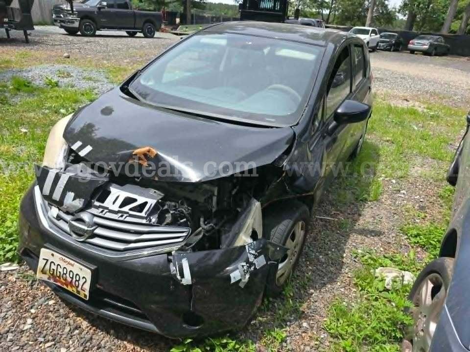 2015 Nissan Versa Note S 5MT Nissan Versa Note Government Surplus Auction - Primary Photo