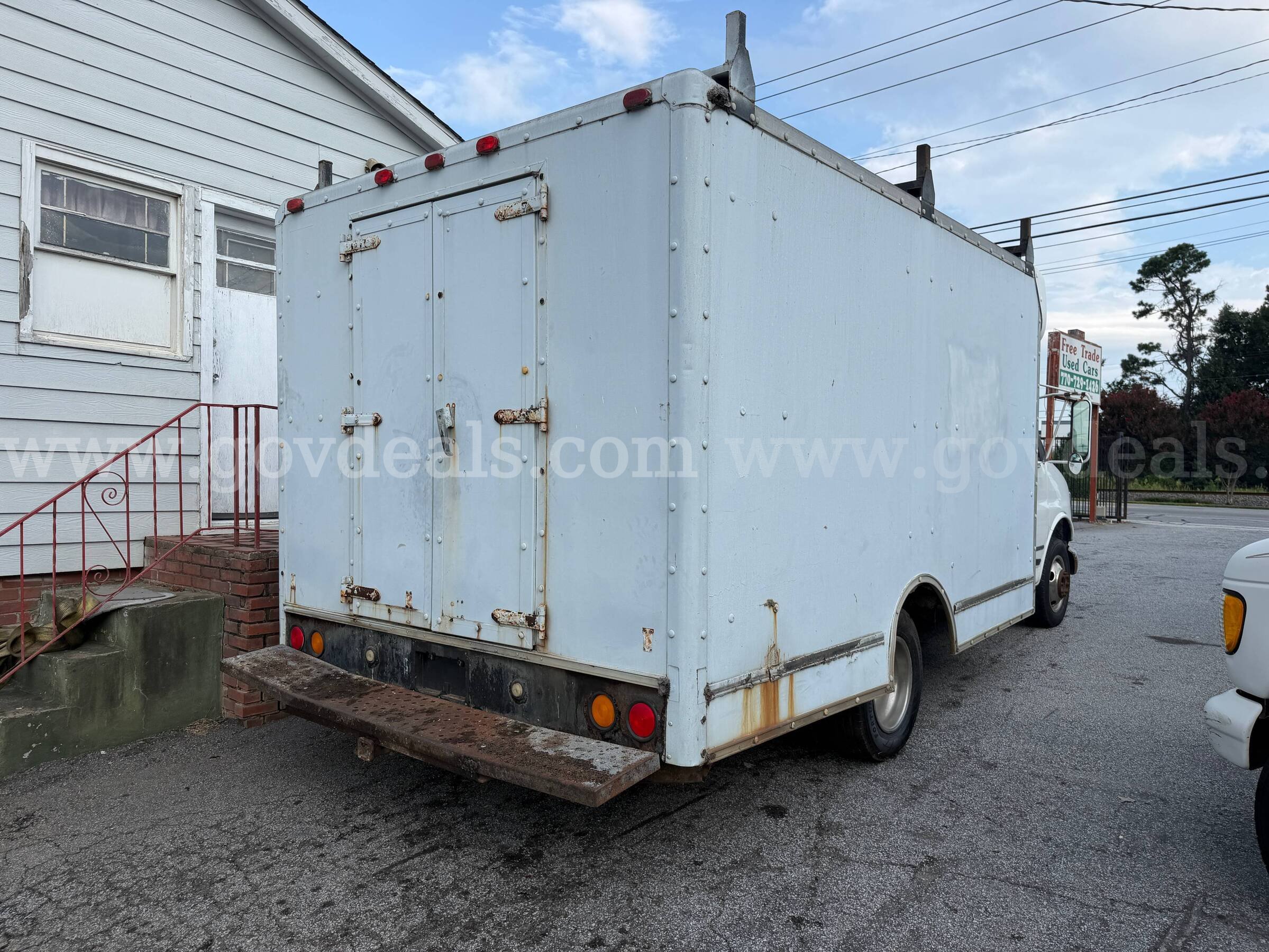 1999 GMC Savana 3500 Box Truck GMC Savana Government Surplus Auction - Photo #3