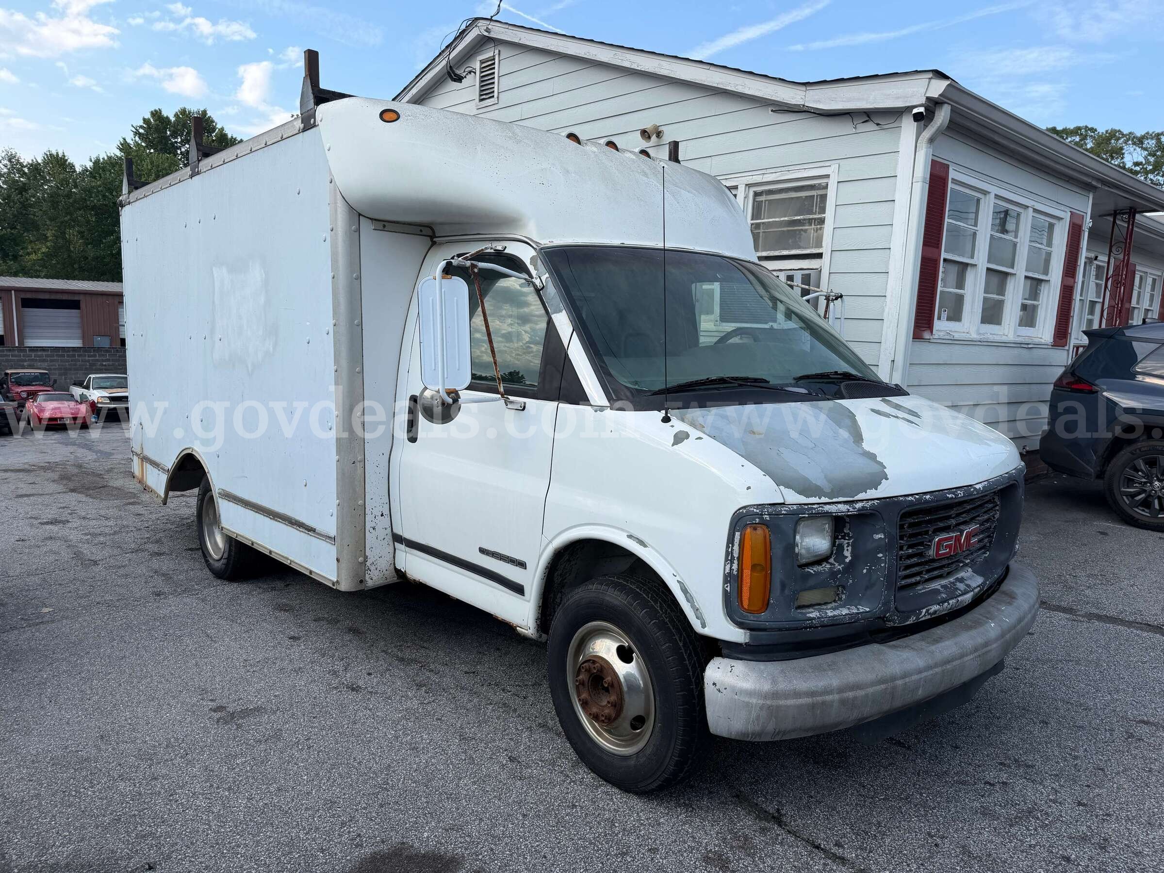 1999 GMC Savana 3500 Box Truck GMC Savana Government Surplus Auction - Photo #4
