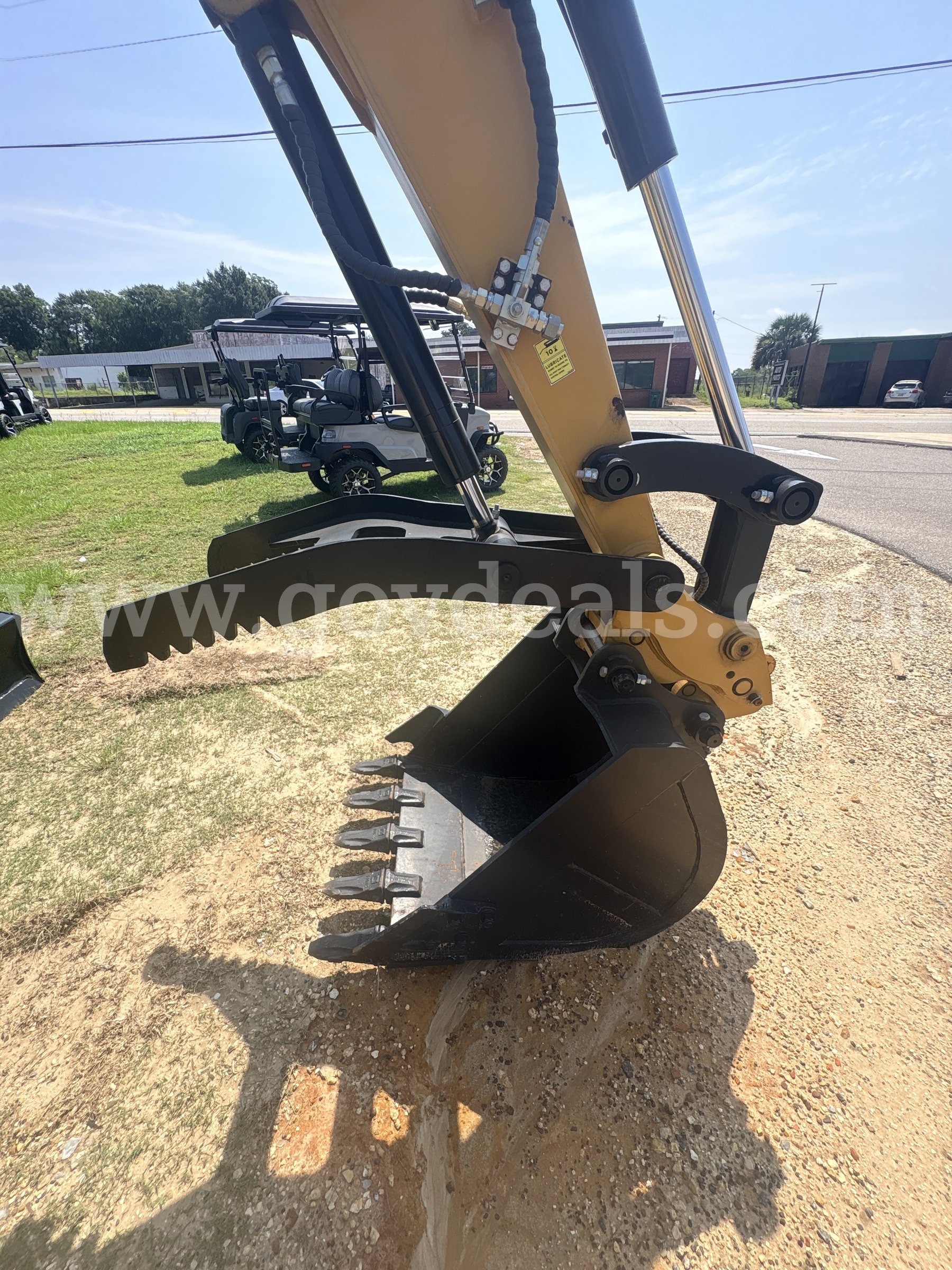 NEW 2025 GroundHog ZH80D 18,000lb steel track excavator GroundHog 000lb Government Surplus Auction - Photo #4