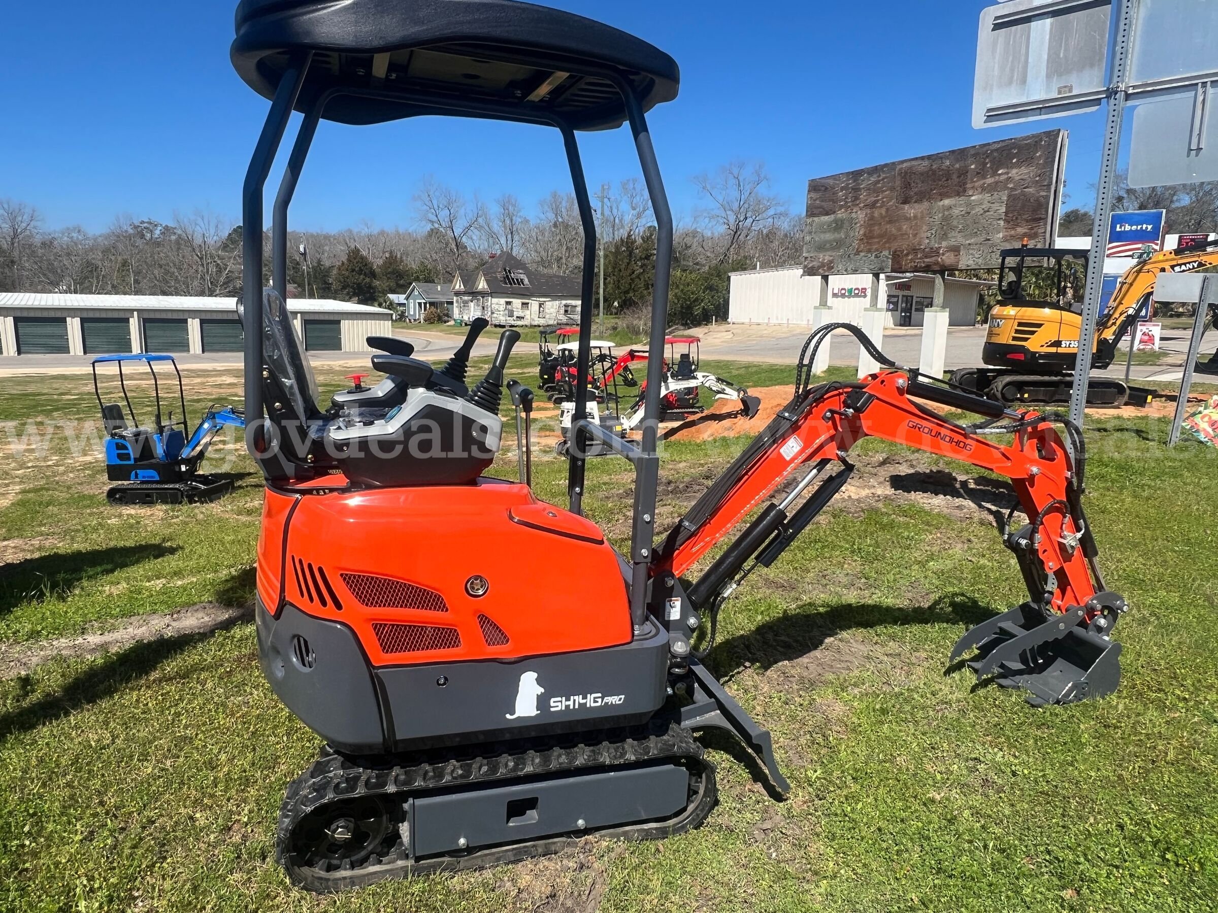 2025 SH14G-PRO GROUNDHOG 1.5 TON MINI EXCAVATOR GROUNDHOG EQUIPMENT LLC. SH14G-PRO Government Surplus Auction - Photo #2