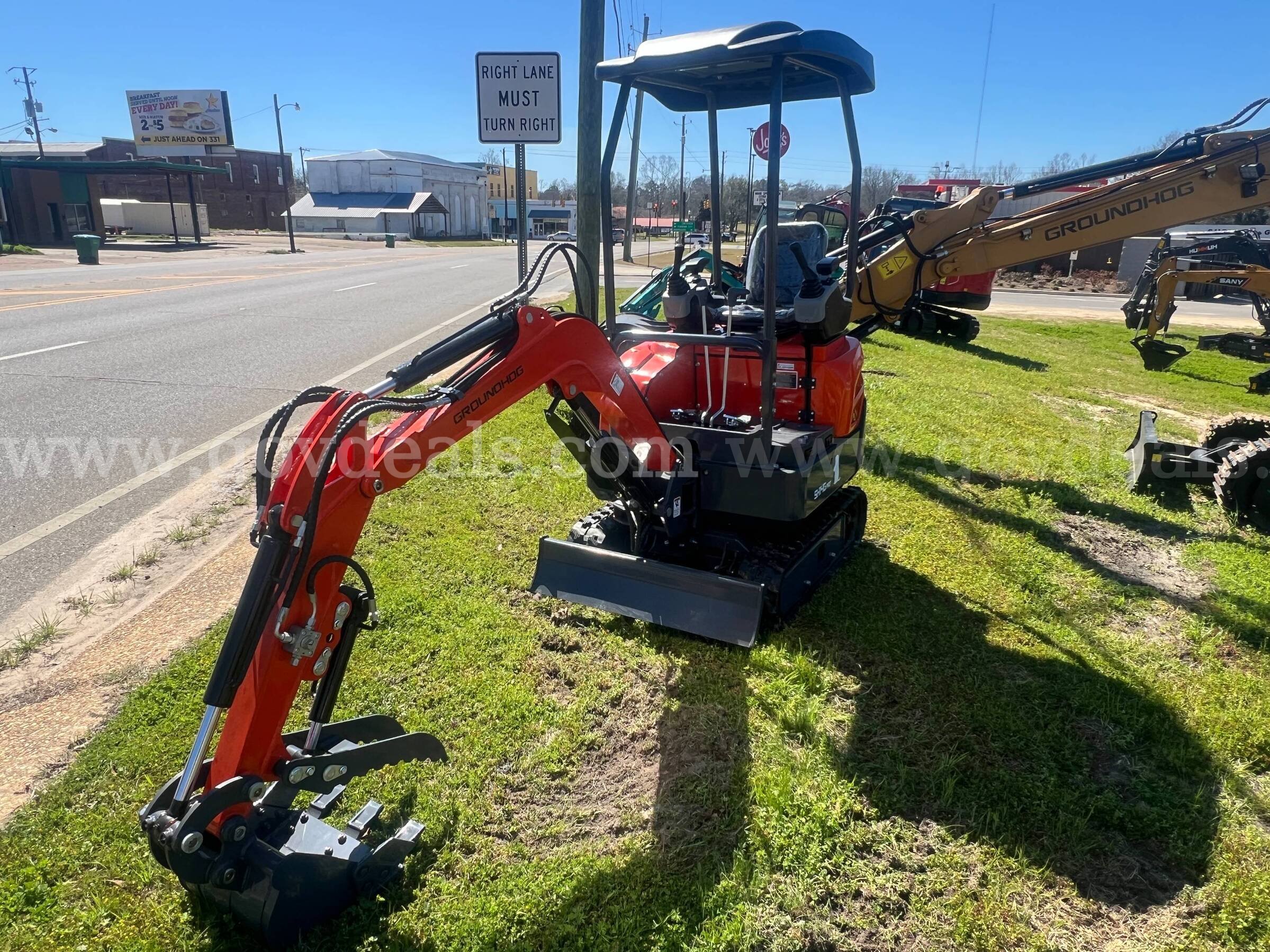 2025 SH14G-PRO GROUNDHOG 1.5 TON MINI EXCAVATOR GROUNDHOG EQUIPMENT LLC. SH14G-PRO Government Surplus Auction - Photo #5