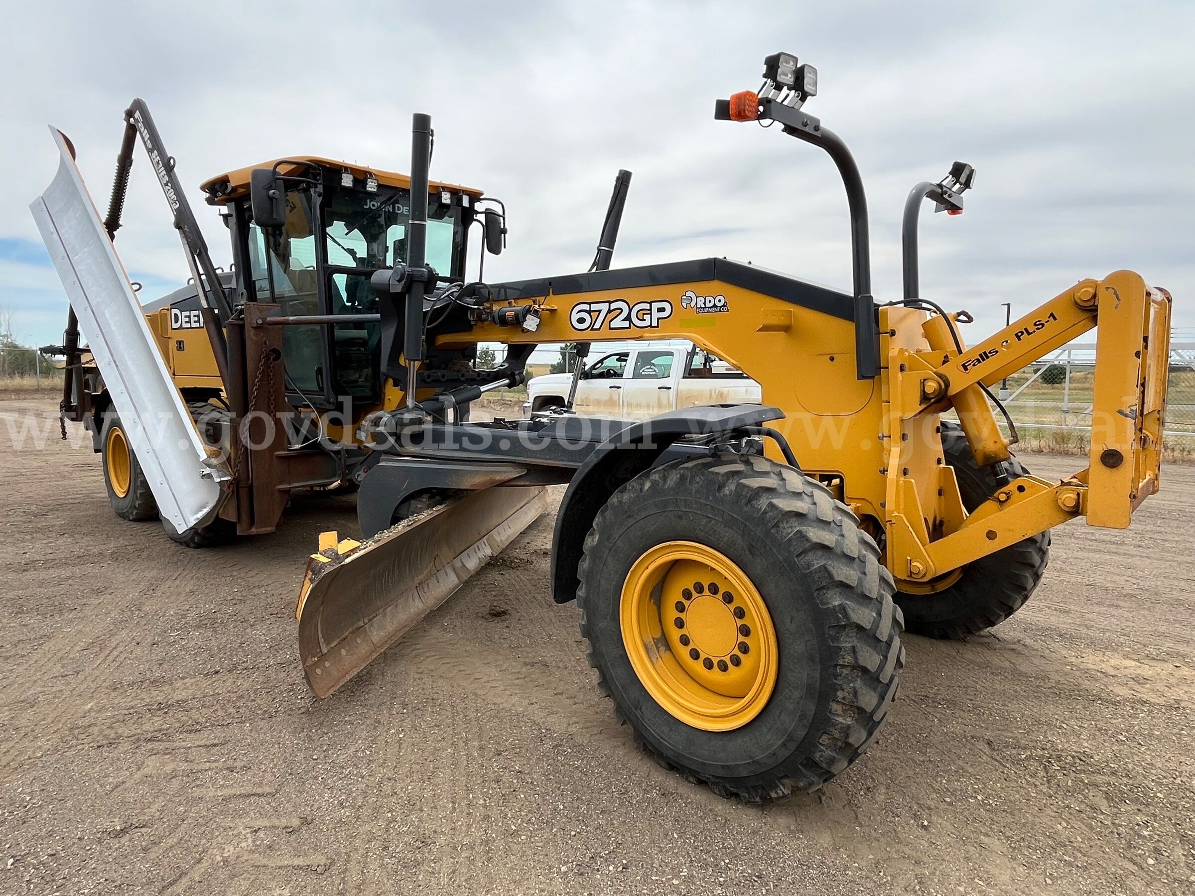 2019 John Deere 672GP Motor Grader 6WD John Deere 672GP Government Surplus Auction - Photo #2