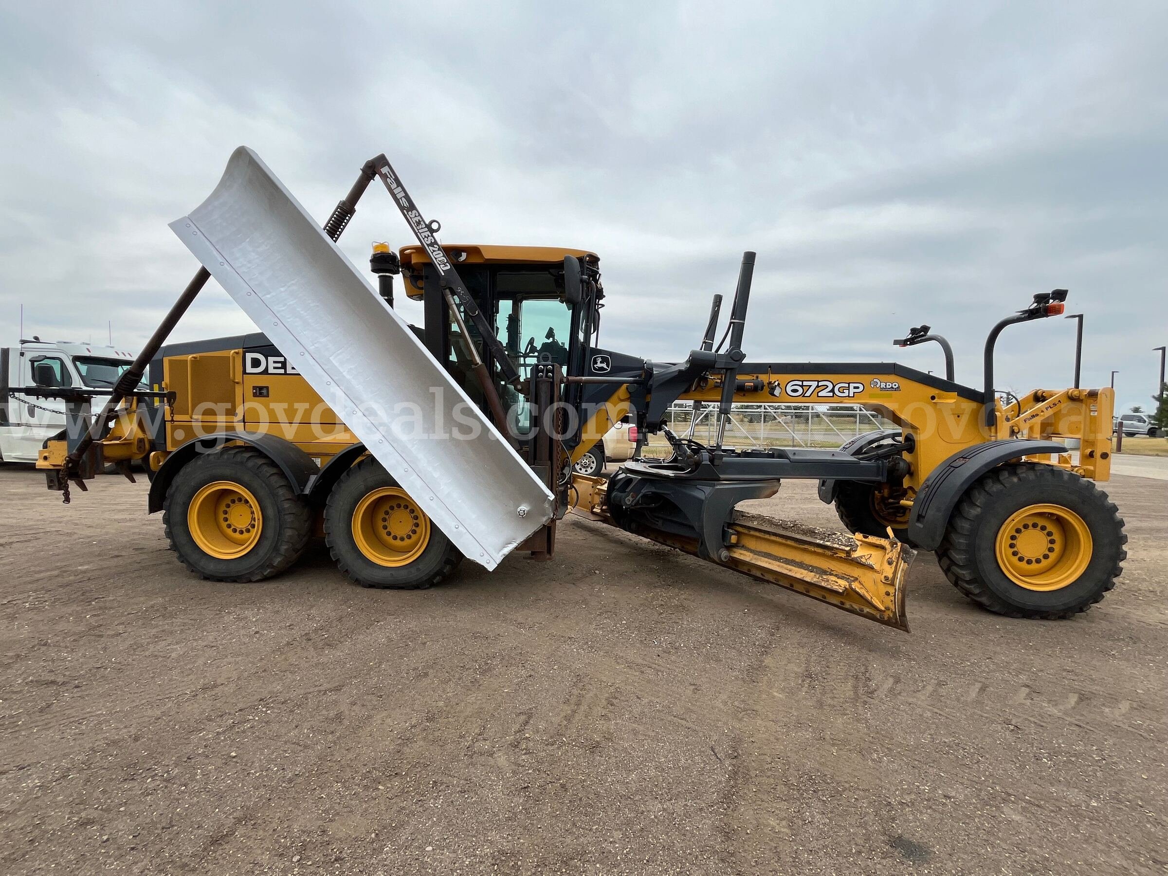 2019 John Deere 672GP Motor Grader 6WD John Deere 672GP Government Surplus Auction - Photo #3