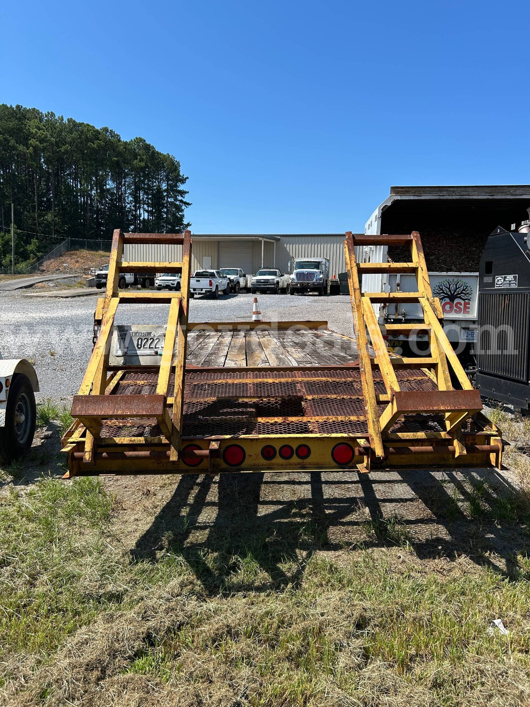 2003 hooper 8x20 flatbed trailer hooper 8x20 Government Surplus Auction - Photo #4