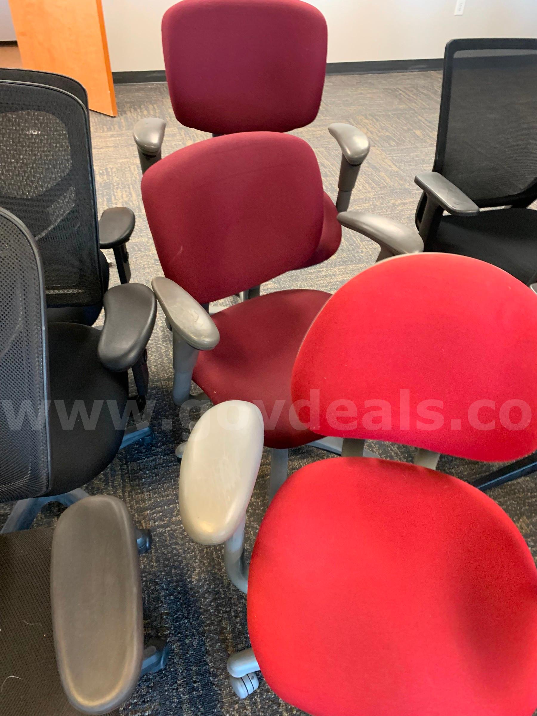 3 office chairs   Government Surplus Auction - Photo #2