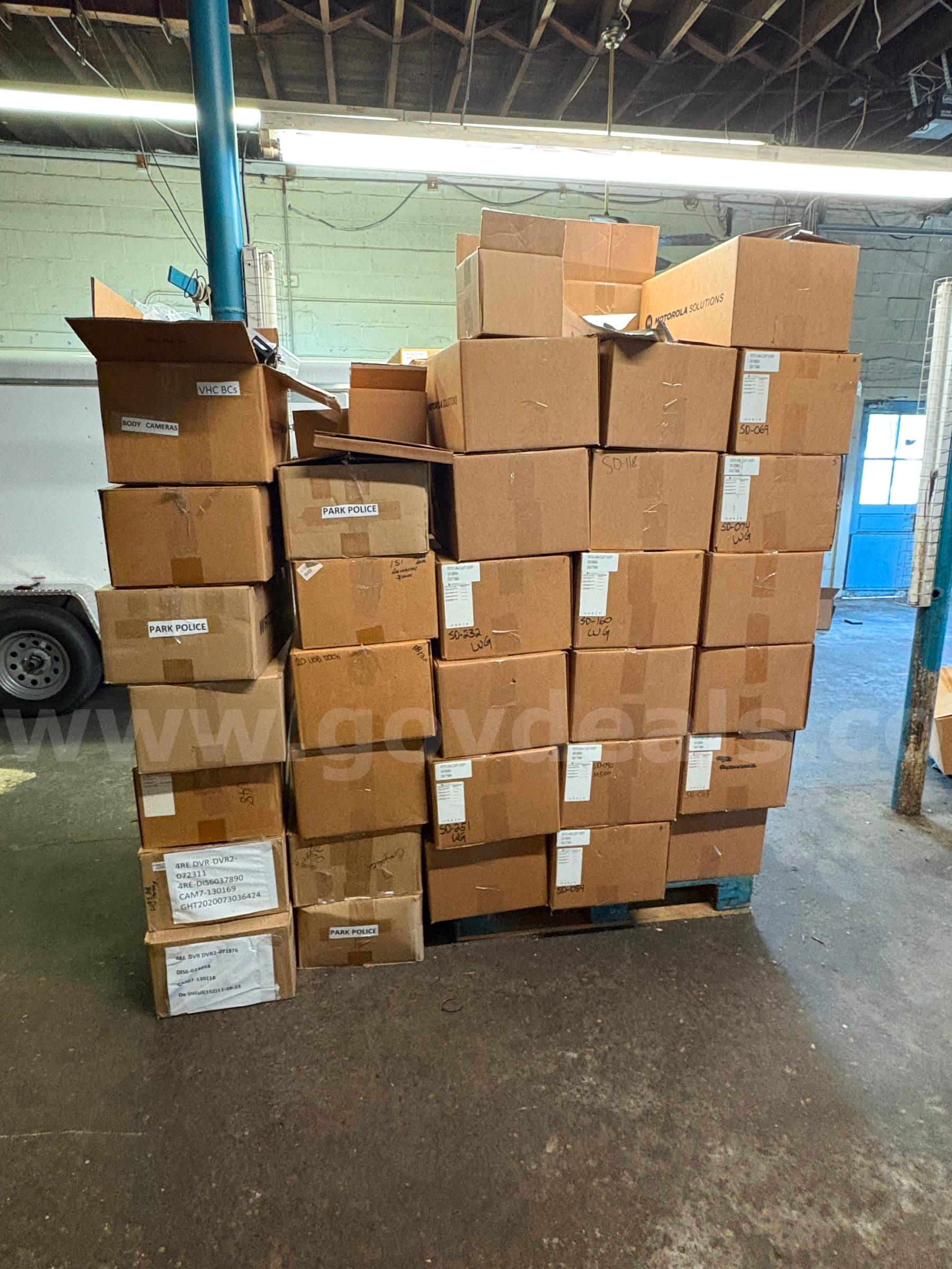 76  Motorola 4RE'S Motorola  Government Surplus Auction - Photo #3