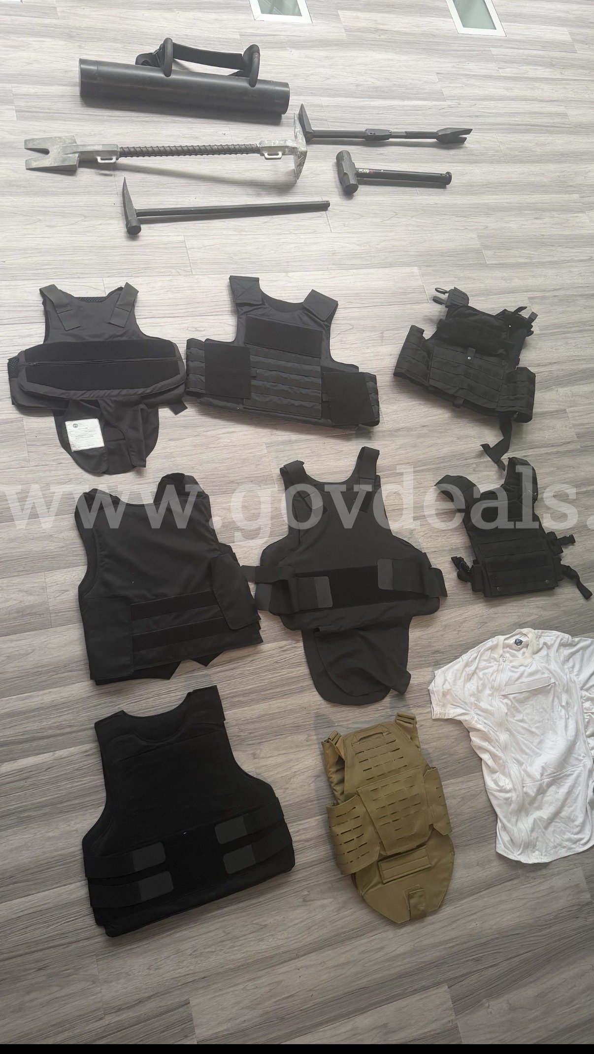 body armor and breaching tools mixed  Government Surplus Auction - Photo #3
