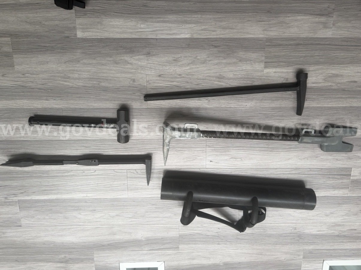 body armor and breaching tools mixed  Government Surplus Auction - Photo #5