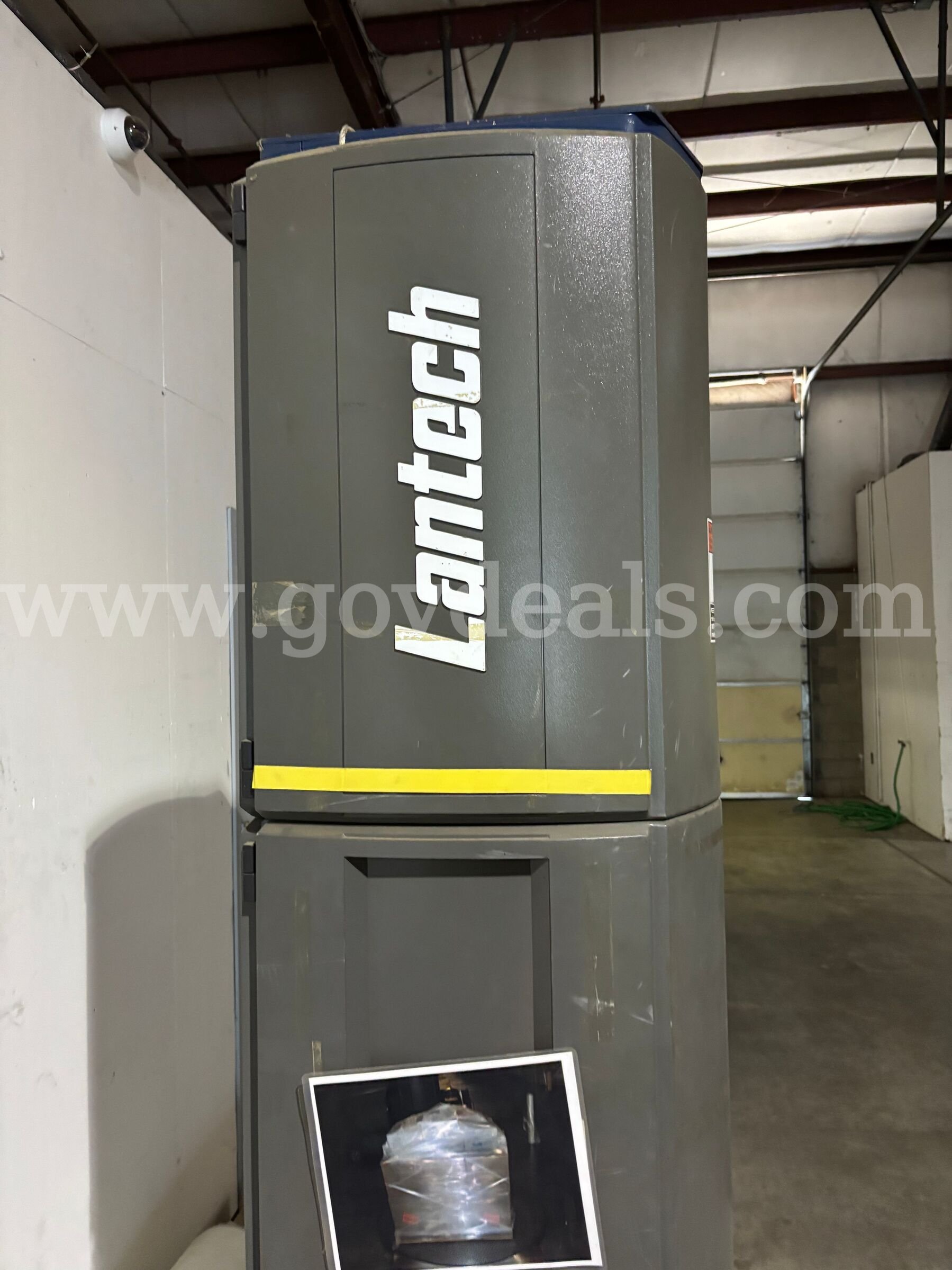 Lantech Q-300 Semi-Automatic Pallet Stretch Wrapper – 4,000 lb Capacity Lantech 300 Government Surplus Auction - Photo #2