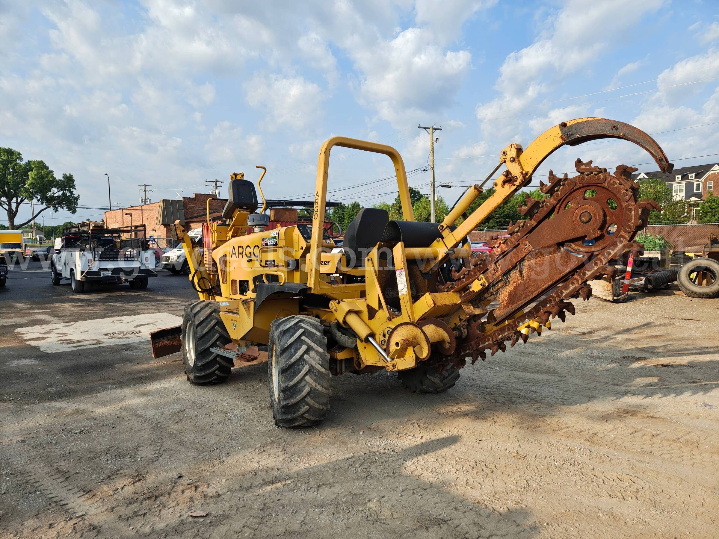 2015 Vermeer RTX1250 Trencher Vermeer RTX1250 Government Surplus Auction - Primary Photo