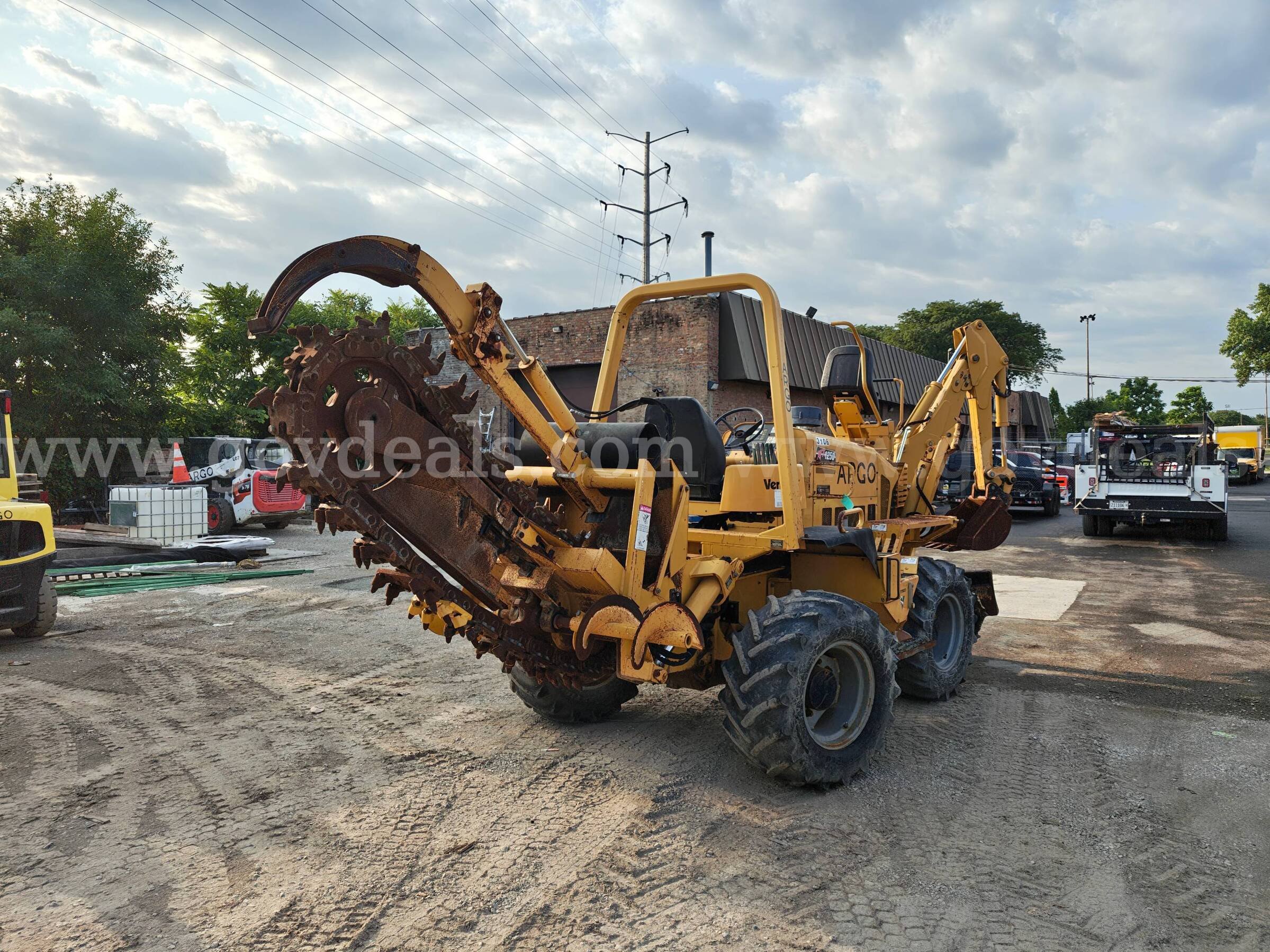 2015 Vermeer RTX1250 Trencher Vermeer RTX1250 Government Surplus Auction - Photo #2