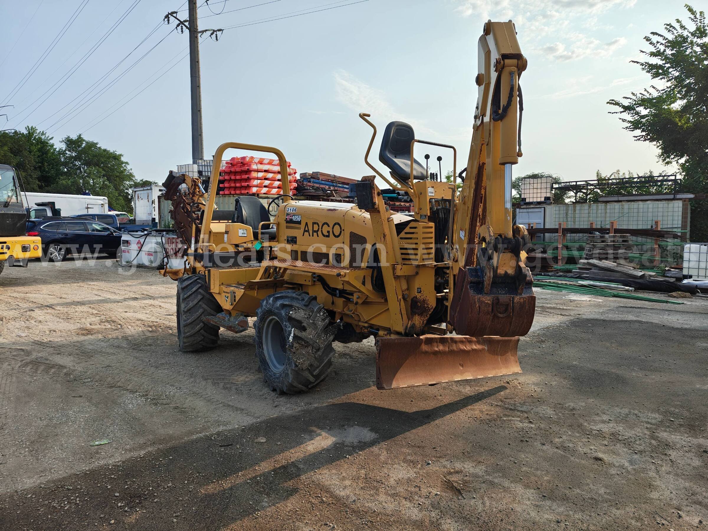 2015 Vermeer RTX1250 Trencher Vermeer RTX1250 Government Surplus Auction - Photo #3
