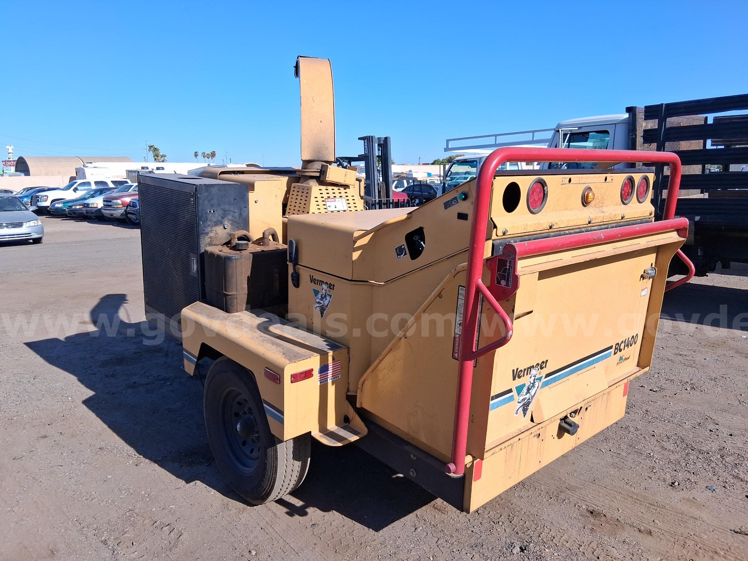 2003 Vermeer BC1400 Wood Chipper Vermeer Corporation BC1400 Government Surplus Auction - Photo #3