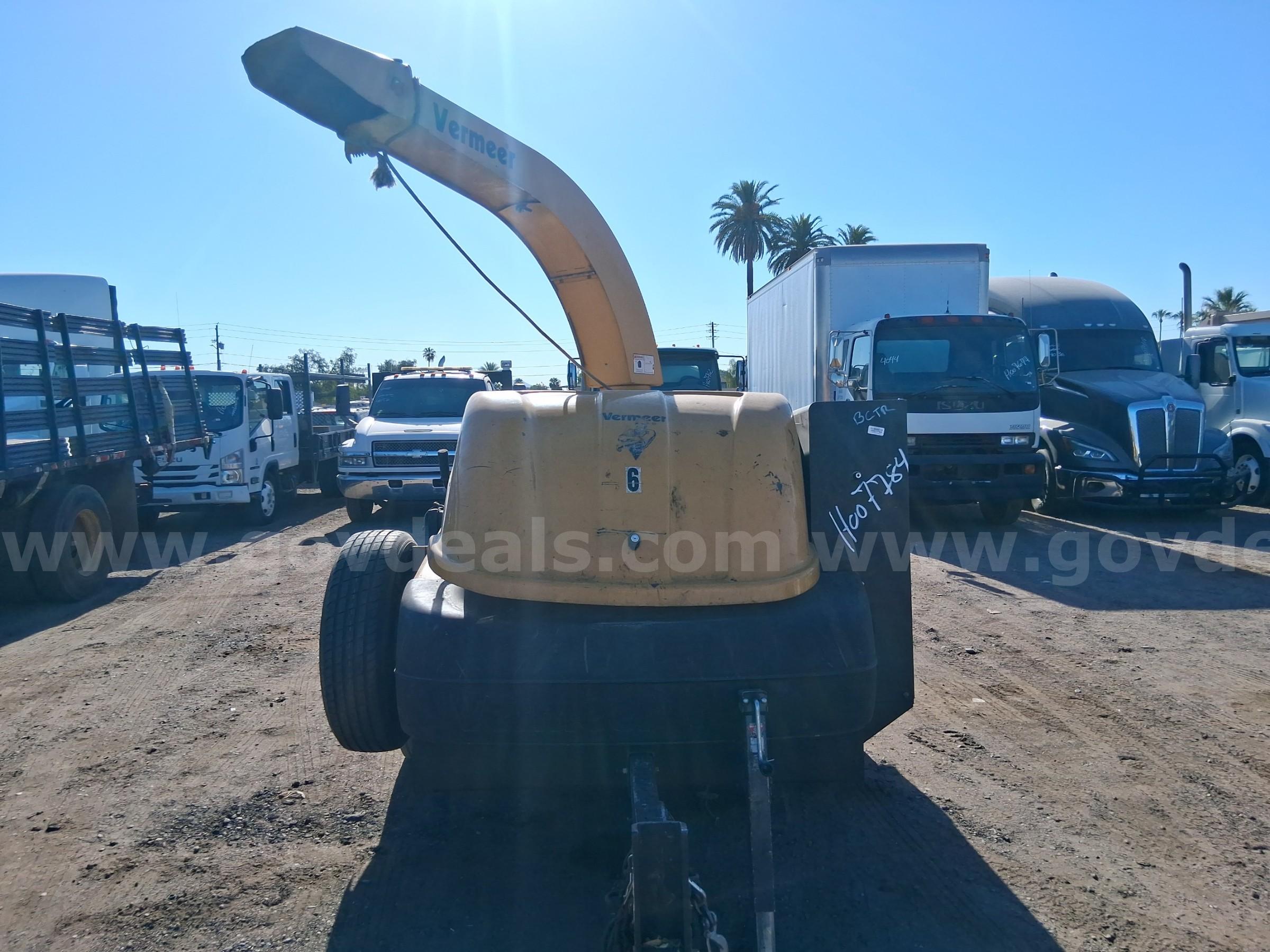 2003 Vermeer BC1400 Wood Chipper Vermeer Corporation BC1400 Government Surplus Auction - Photo #5