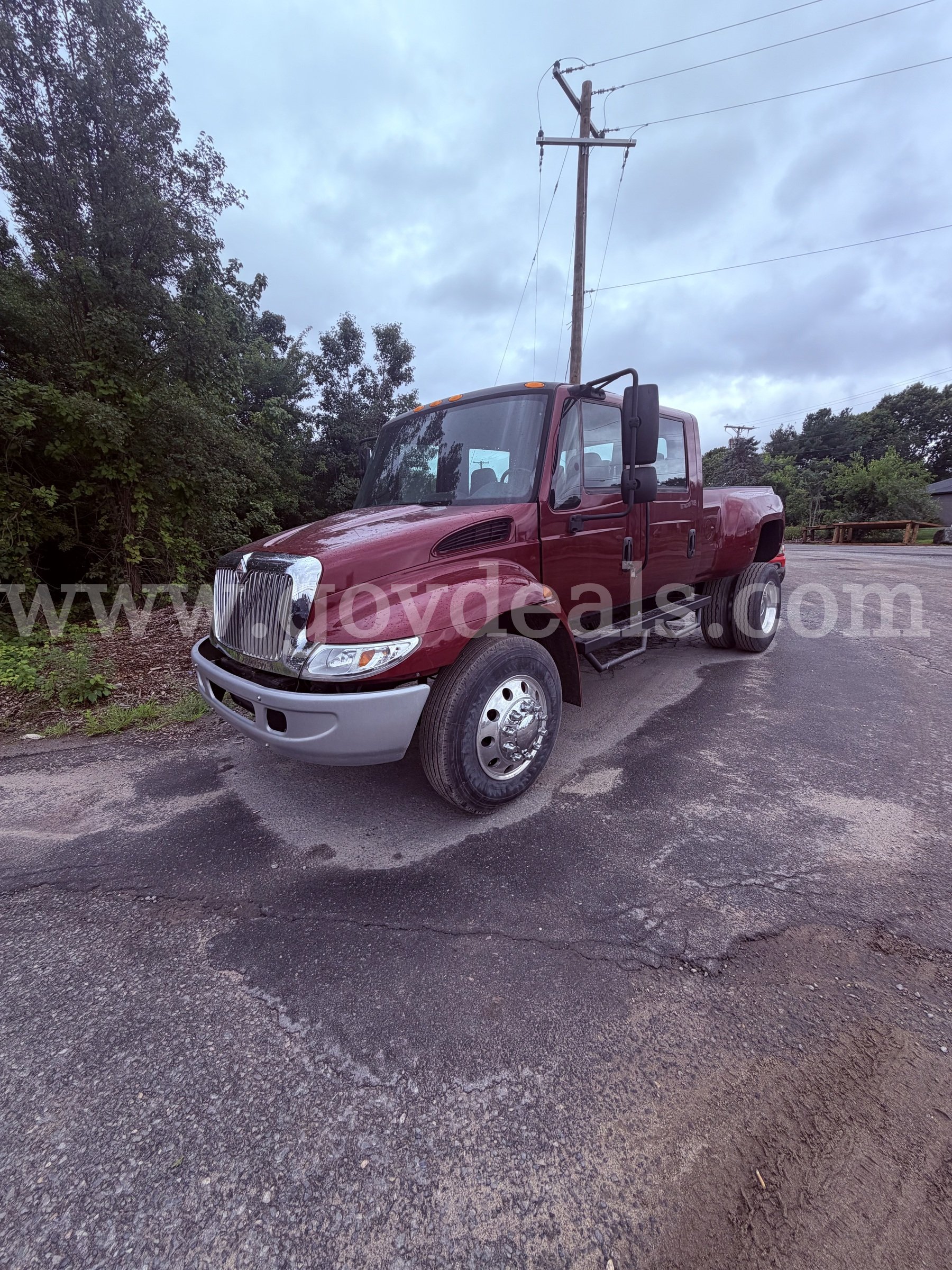 2004 International 4300 Pickup Truck International 4300 Government Surplus Auction - Primary Photo