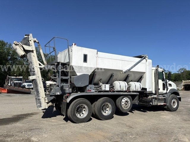 2020 Mack GU813 Volumetric Mixer Truck Mack GU813 Government Surplus Auction - Photo #3