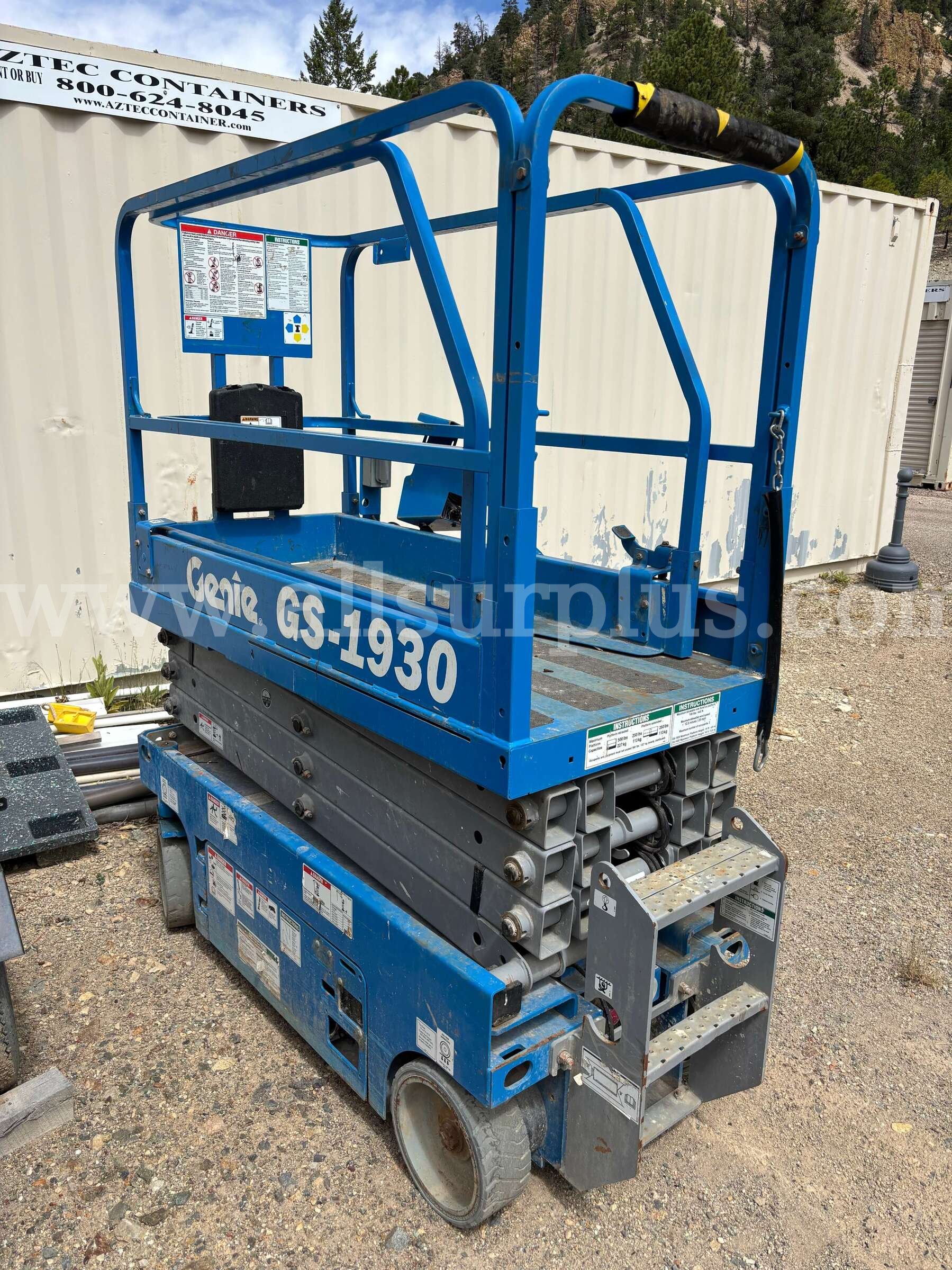 Genie GS-1930 Electric Scissor Lift, 19 Ft Platform Height, Genie CS1930 Government Surplus Auction - Photo #3