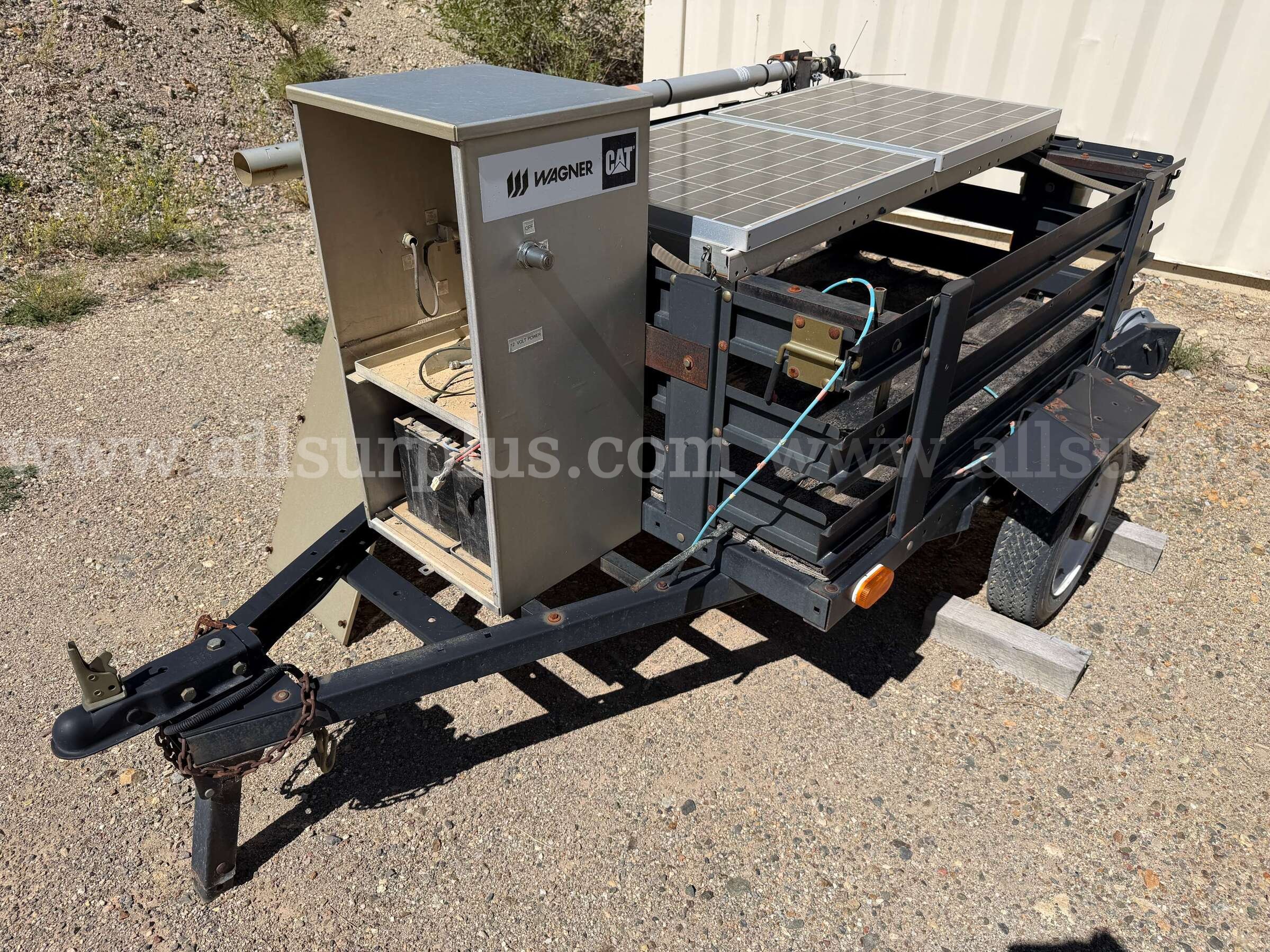 Long Chih LCI-745TC Solar Communications Repeater Trailer Long Chih 745TC Government Surplus Auction - Primary Photo
