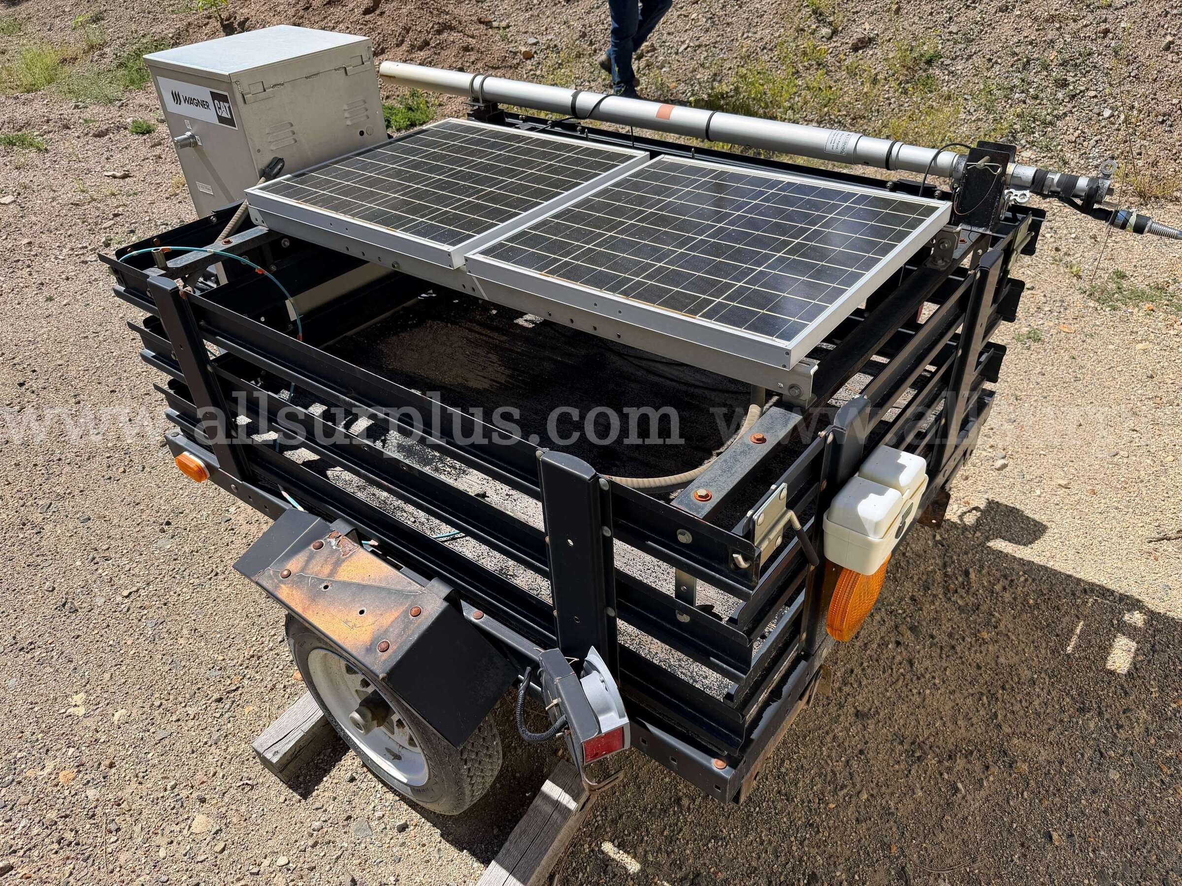 Long Chih LCI-745TC Solar Communications Repeater Trailer Long Chih 745TC Government Surplus Auction - Photo #3