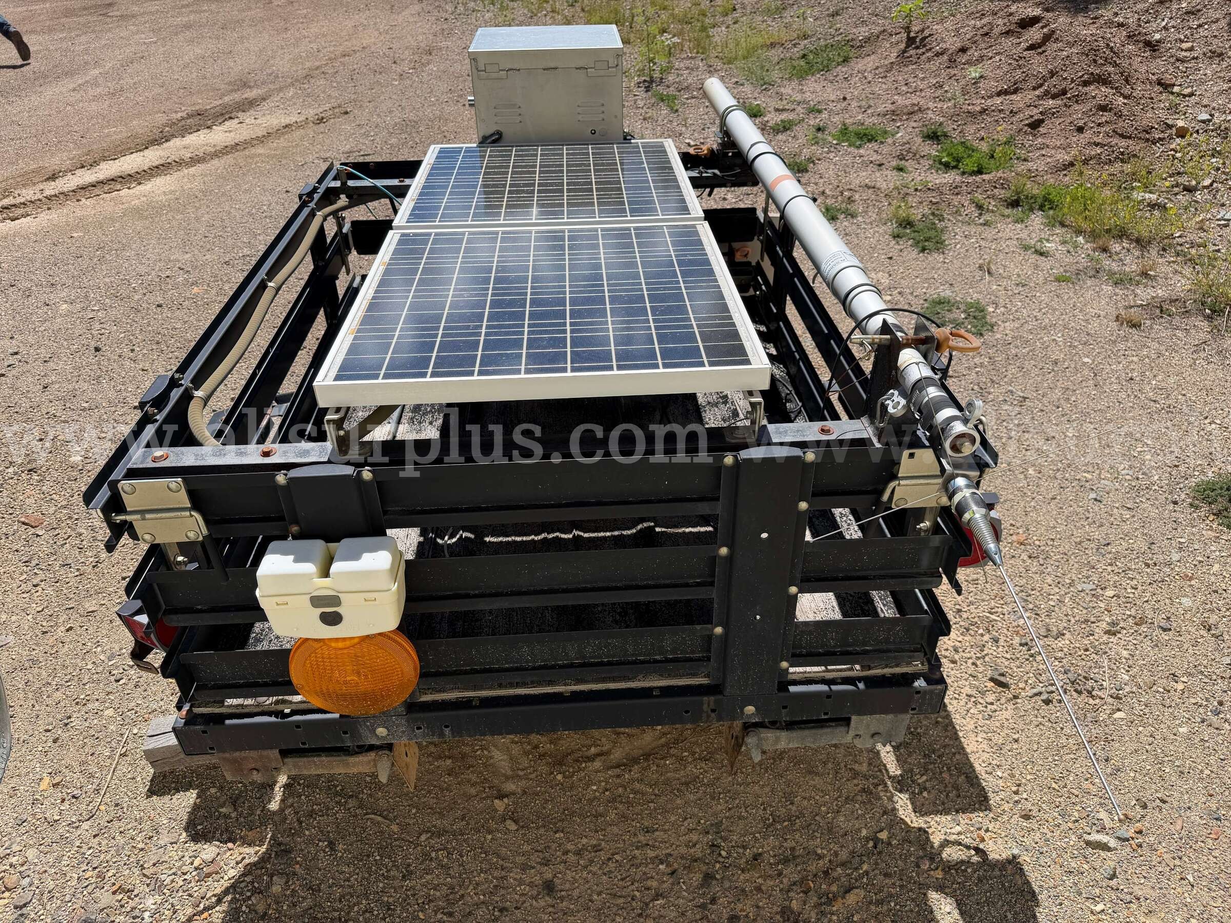 Long Chih LCI-745TC Solar Communications Repeater Trailer Long Chih 745TC Government Surplus Auction - Photo #5