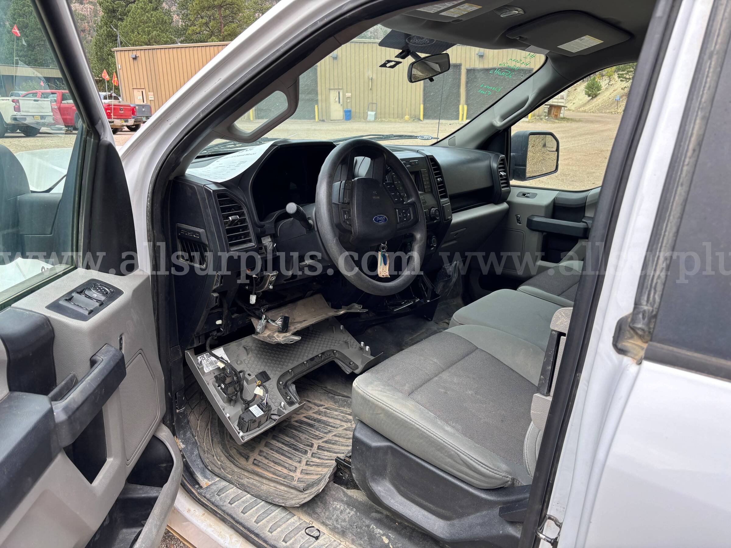 2017 Ford F-150 XL SuperCab 6.5-ft. Bed 4WD Ford F-150 Government Surplus Auction - Photo #4