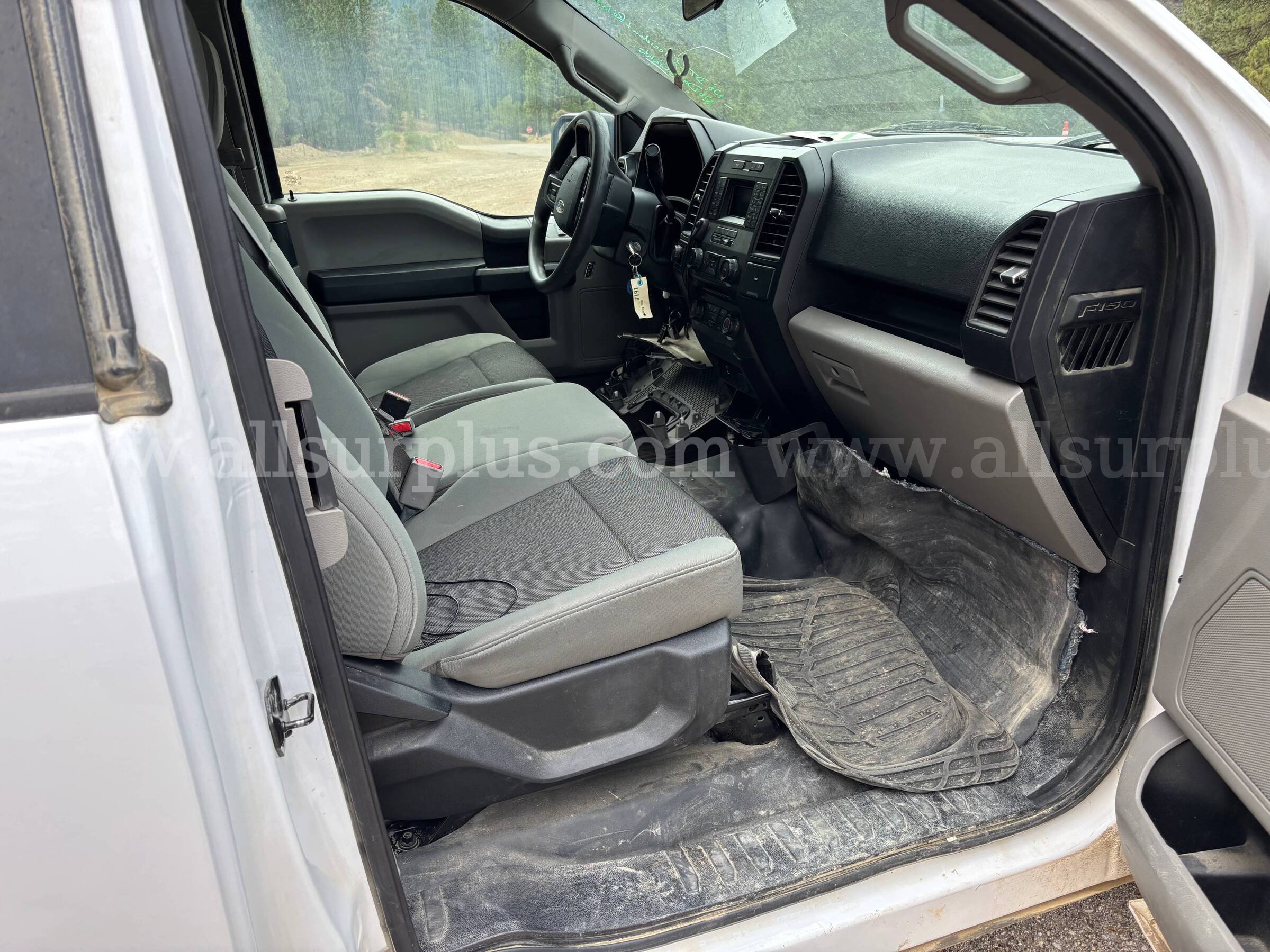 2017 Ford F-150 XL SuperCab 6.5-ft. Bed 4WD Ford F-150 Government Surplus Auction - Photo #6