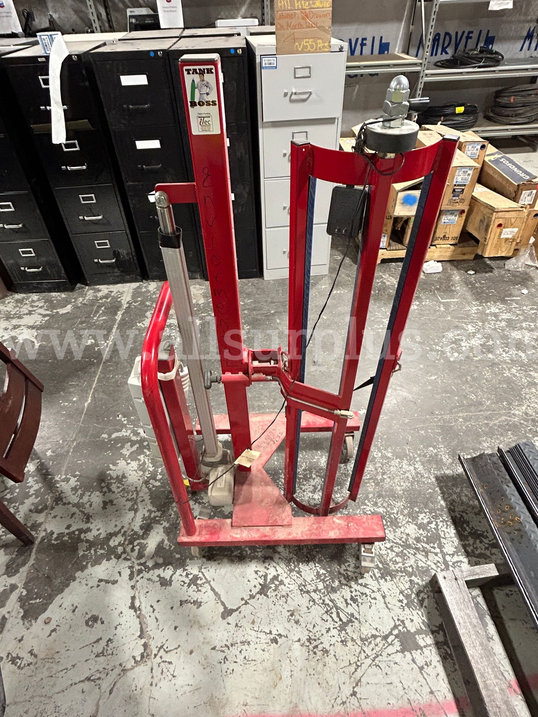 Tank Boss portable tank lifting/actuation system, Airgas automatic changeover module, Poly 300Gal Tank, Qty1 LOT  300Gal Government Surplus Auction - Primary Photo