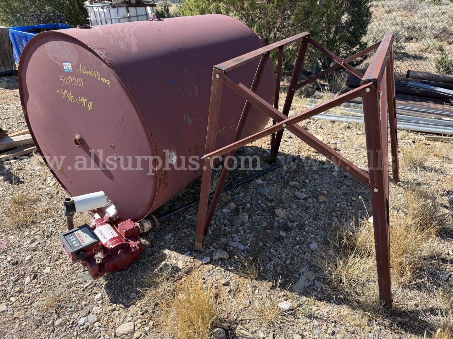 Fuel Tank, Propane Tank 250psi 250 Gal, Poly Water Tank, Precharged Water System Tanks qty2,Man,basket,Tool Box,sheds.  250psi Government Surplus Auction - Photo #2