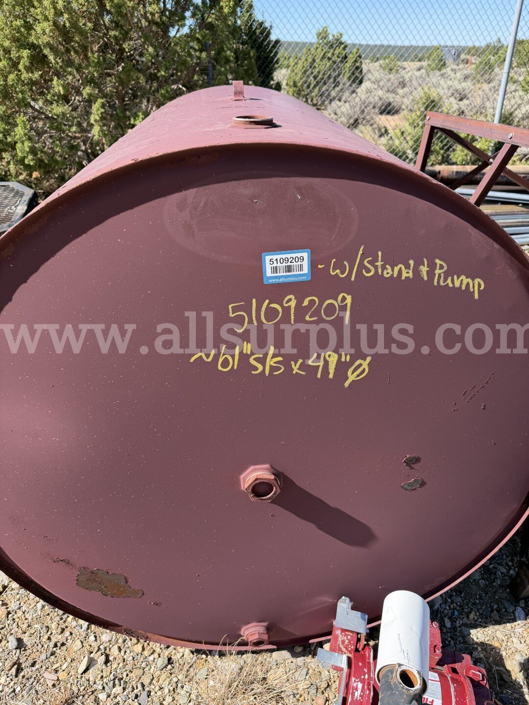 Fuel Tank, Propane Tank 250psi 250 Gal, Poly Water Tank, Precharged Water System Tanks qty2,Man,basket,Tool Box,sheds.  250psi Government Surplus Auction - Photo #5
