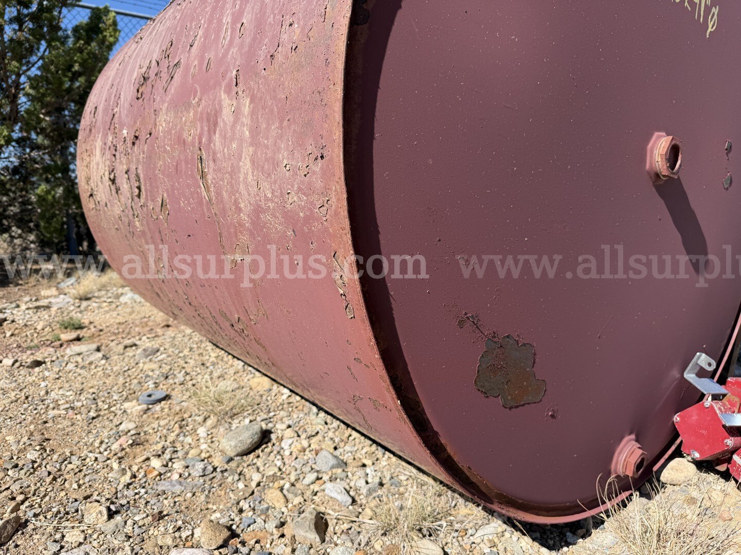Fuel Tank, Propane Tank 250psi 250 Gal, Poly Water Tank, Precharged Water System Tanks qty2,Man,basket,Tool Box,sheds.  250psi Government Surplus Auction - Photo #6