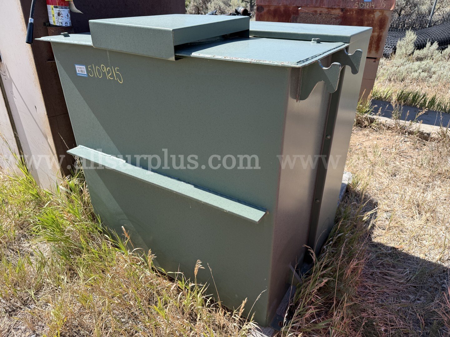 Pad Mount Transformer, 75KVA, 4160D HV 480Y/277 LV, Cutler Hammer, Qty 1 Cutler Hammer 4160D Government Surplus Auction - Photo #2