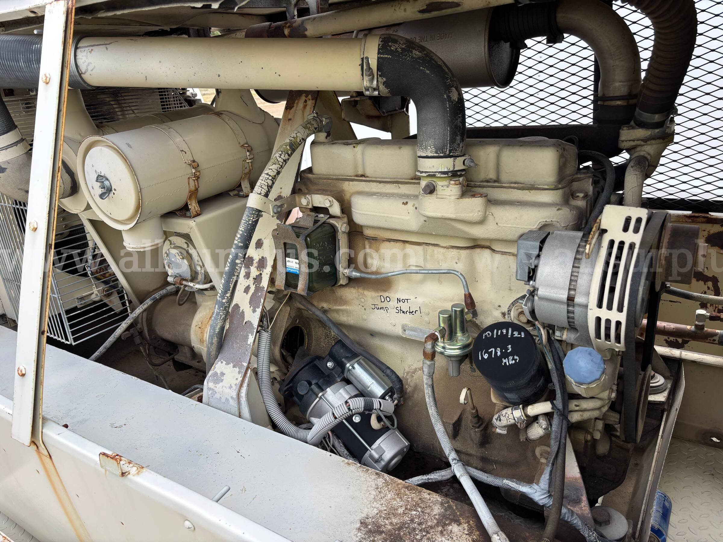 Ingersoll-Rand 185 CFM Towable Diesel Air Compressor, Tandem-Axle Ingersoll-Rand 185 Government Surplus Auction - Photo #5