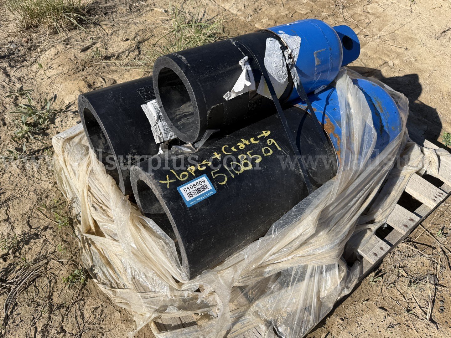 HDPE Pipe Pull Heads, Fittings, Qty 6 Pcs and 1 Crate, HDPE and PVC, 1in-14in Dia, Various Lengths 1 lot   Government Surplus Auction - Primary Photo