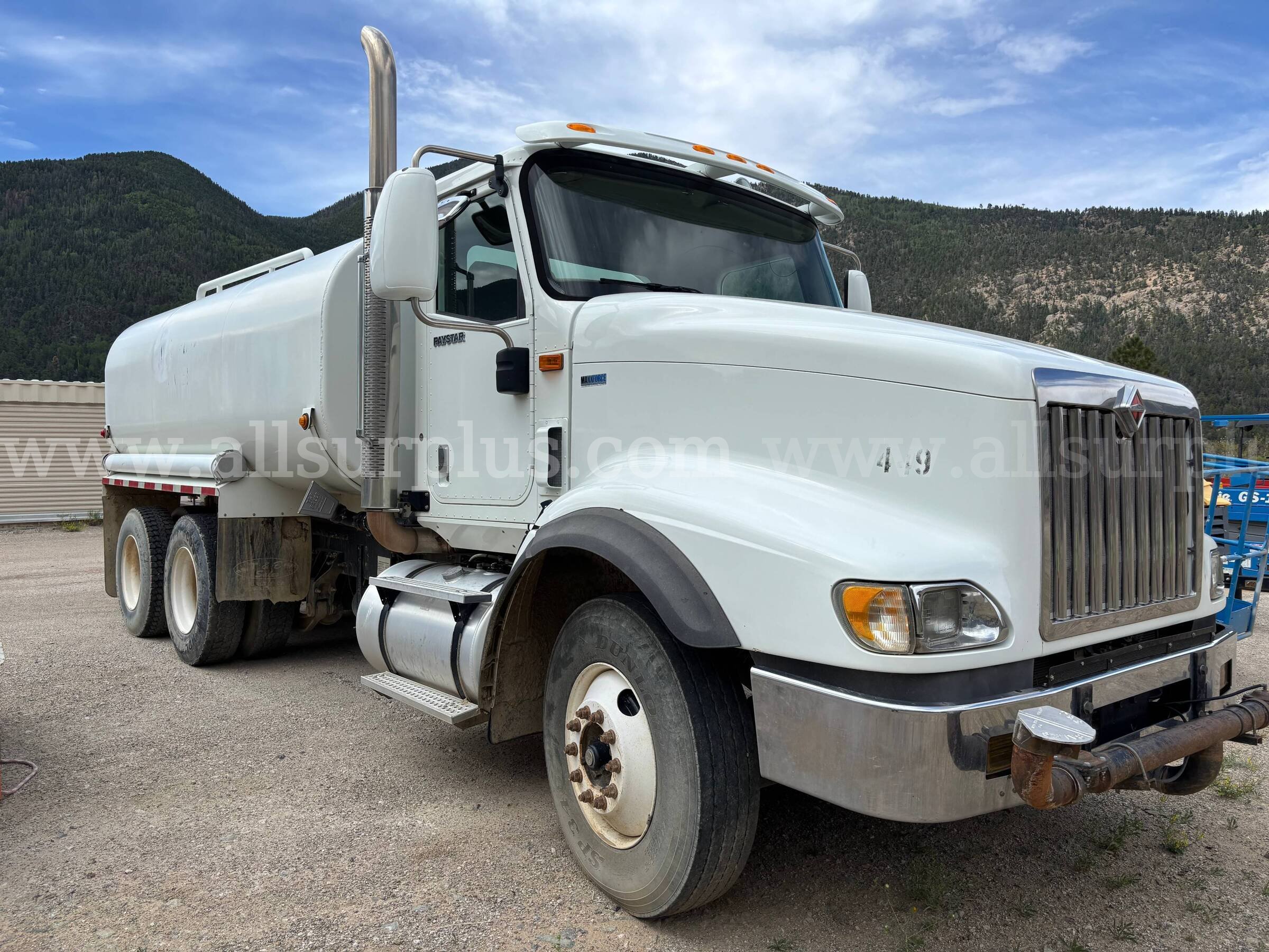 2013 International PayStar Tandem-Axle Water Truck International PayStar Government Surplus Auction - Primary Photo