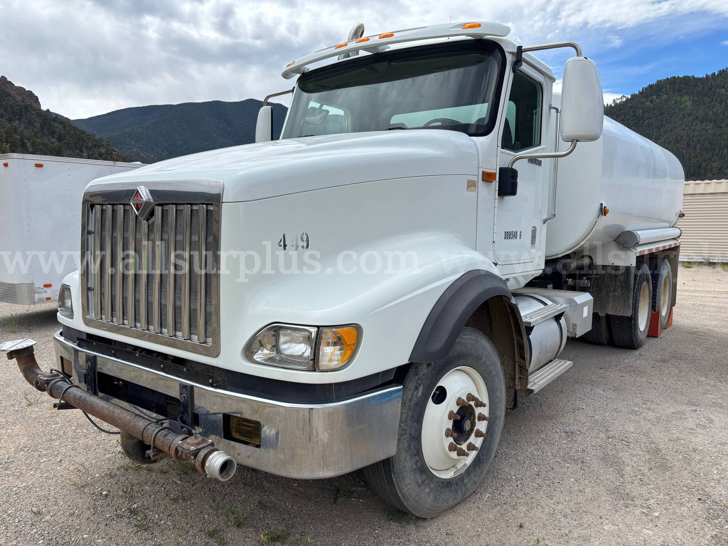2013 International PayStar Tandem-Axle Water Truck International PayStar Government Surplus Auction - Photo #2