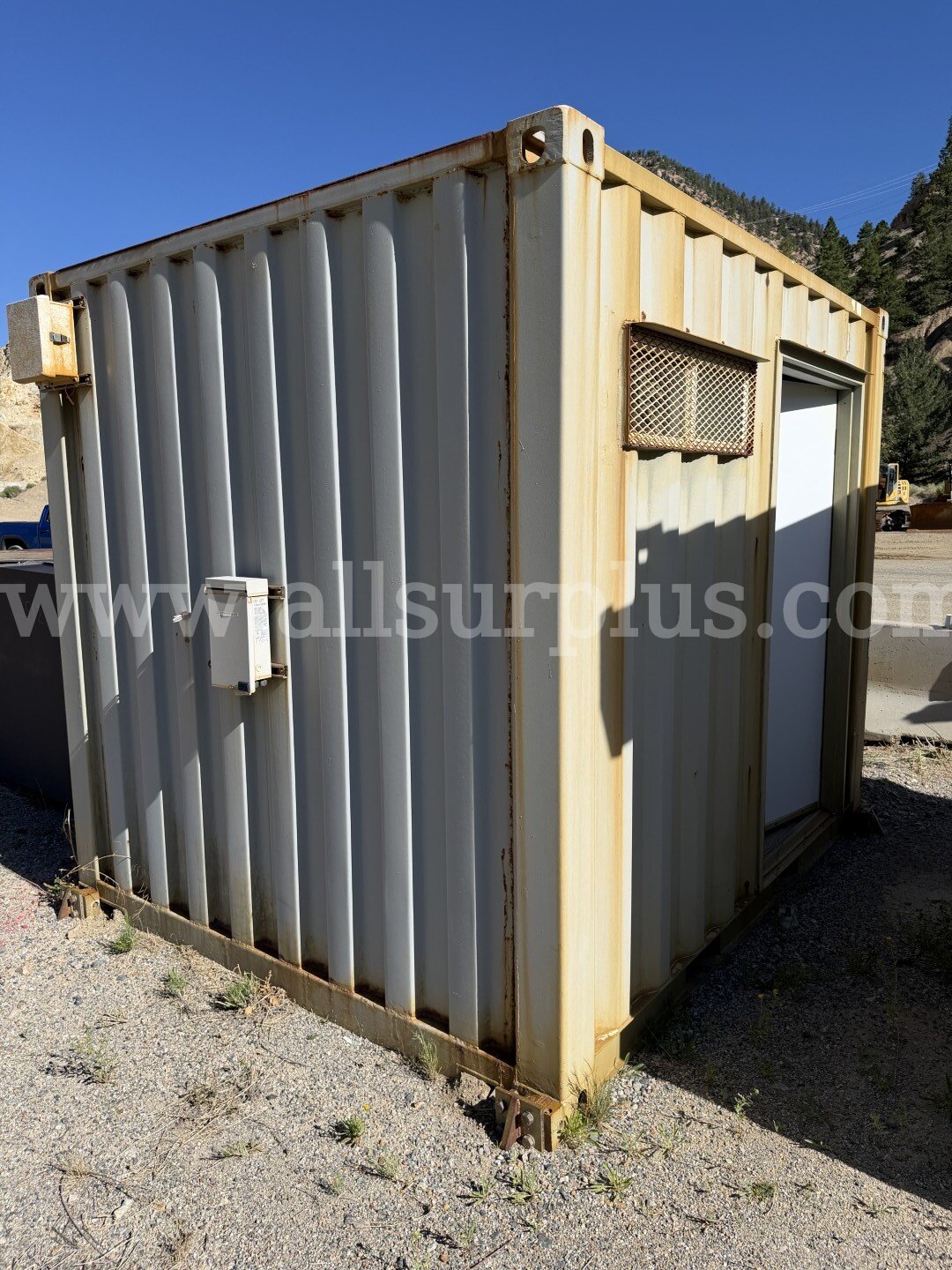 Connex Shipping Container with Solar Power Generation Equipment, 10ft, Qty 1 Unit   Government Surplus Auction - Photo #4
