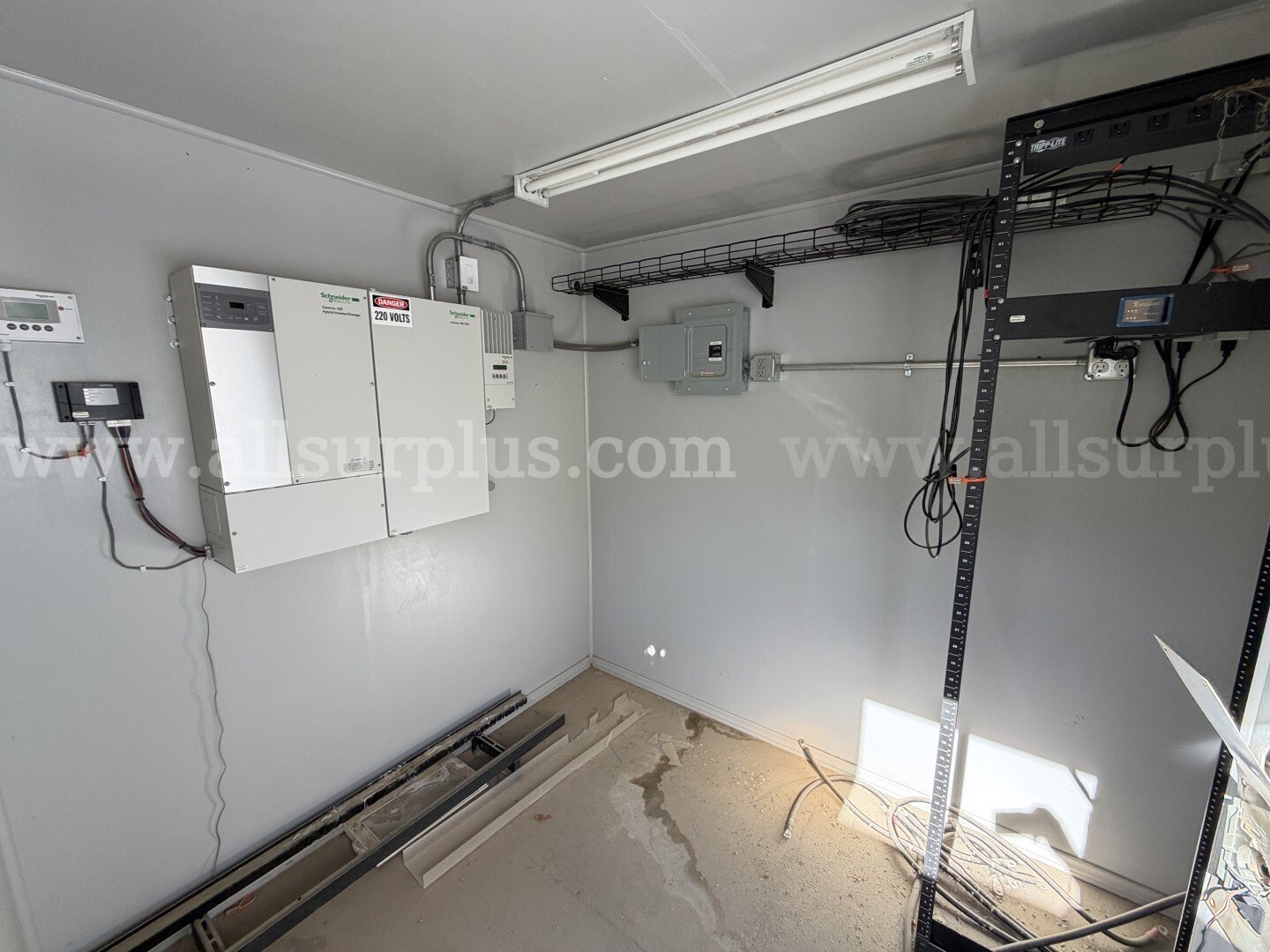Connex Shipping Container with Solar Power Generation Equipment, 10ft, Qty 1 Unit   Government Surplus Auction - Photo #6