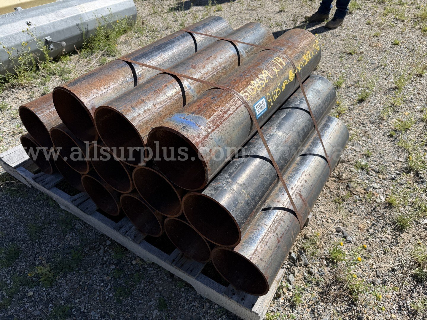 Pipe, Line Pipe, 8.625in x 0.322inWT x 36in, A53/SA53 Grade B, Qty 14 Jts, Street Signs, Chevron Nomenclature, 1 LOT  625in Government Surplus Auction - Primary Photo