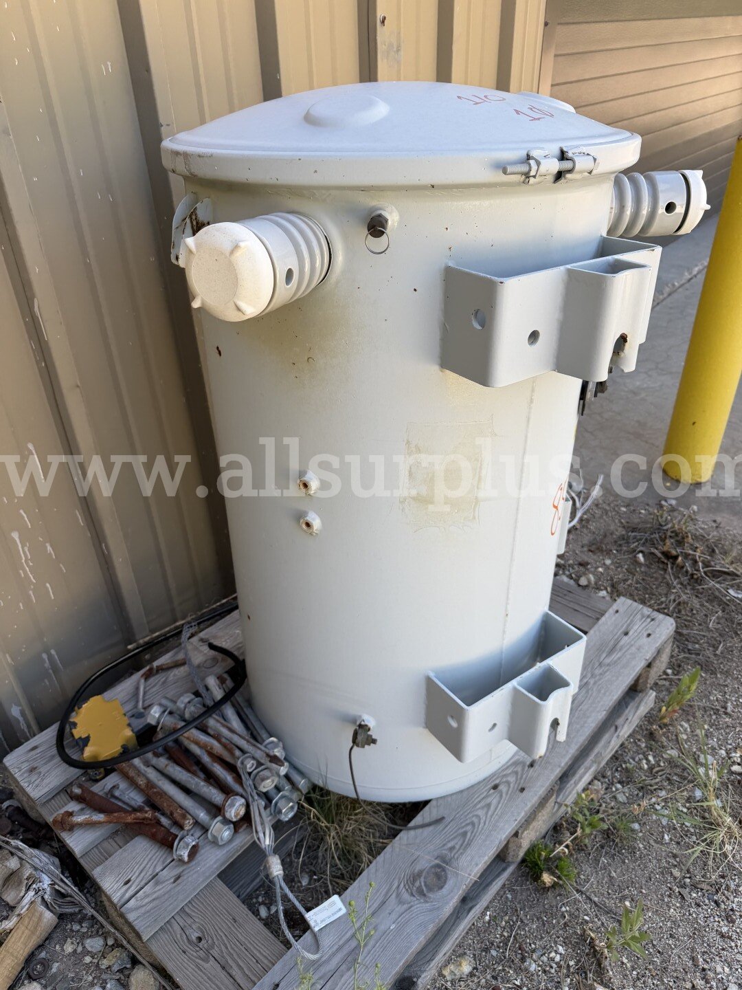 Transformers, Dry Type Pad Mount and Oil Filled Pole Mount, 75kVA and 150kVA, Qty 2.  150kVA Government Surplus Auction - Photo #2