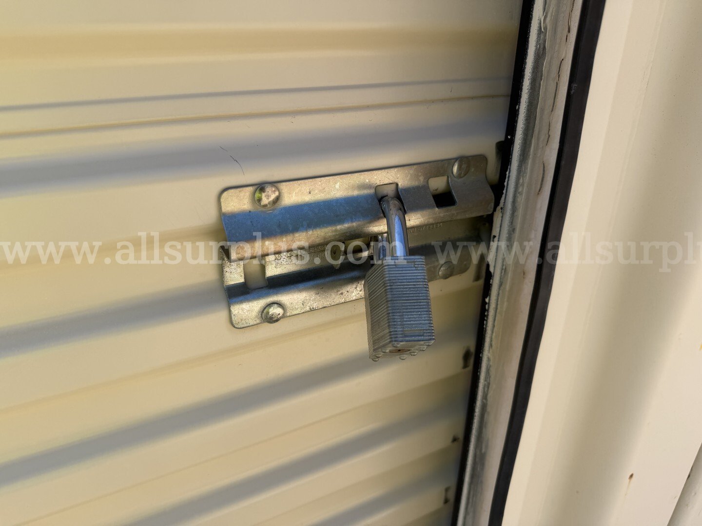 Shipping Container, High Cube, Roll Up Door, 40ft x 9.5ft x 8ft, With Contents, Qty 1. Xiamen Pacific Container  Government Surplus Auction - Photo #4