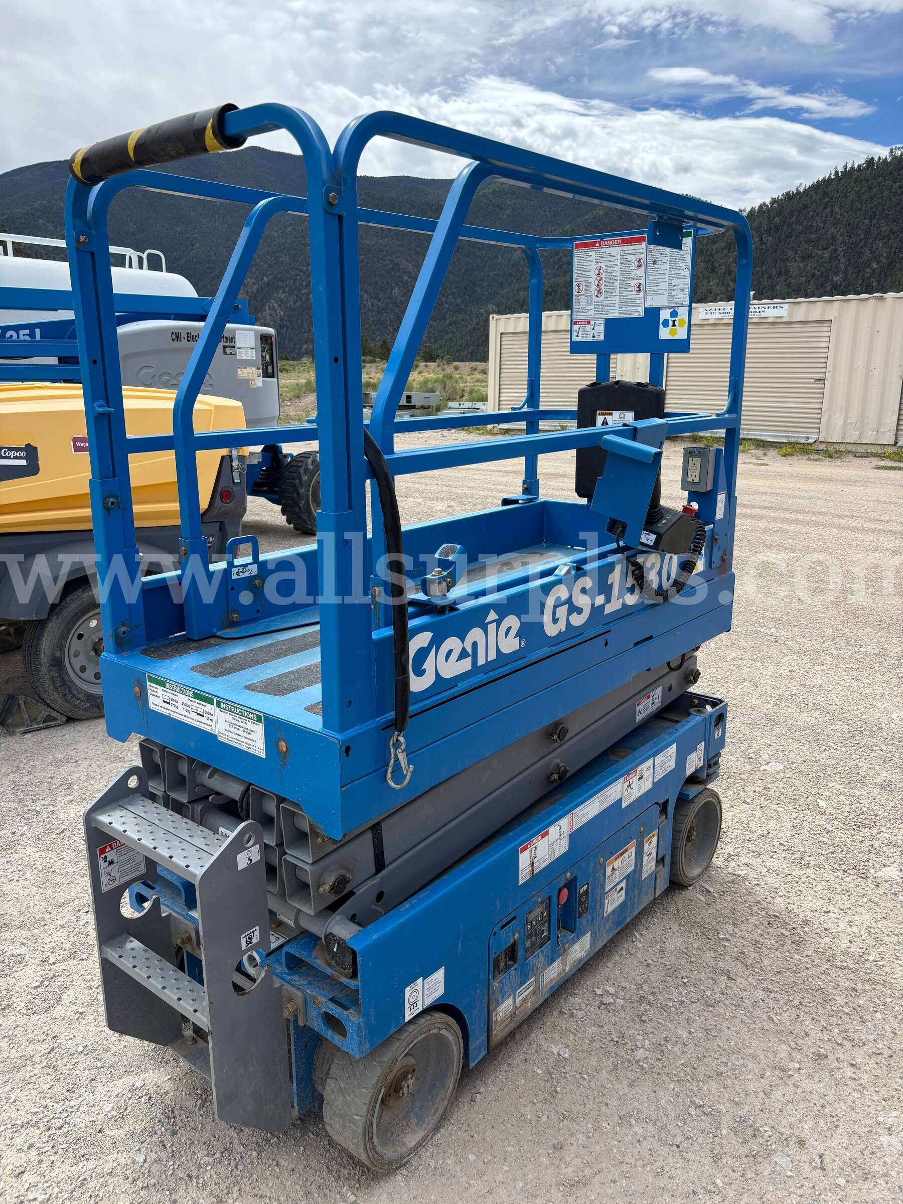 Genie GS-1530 electric slab scissor lift, 5 Ft. Platform Height