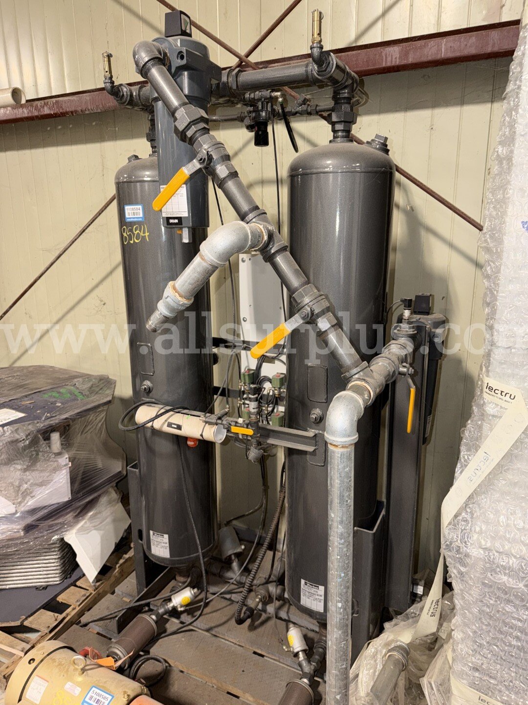 Heatless Desiccant Dryer, Parker, Dual Chamber, Skidded, Model: TW250BY14NNN, Qty 1 Parker Airtek TW250BY14NNN Government Surplus Auction - Photo #2
