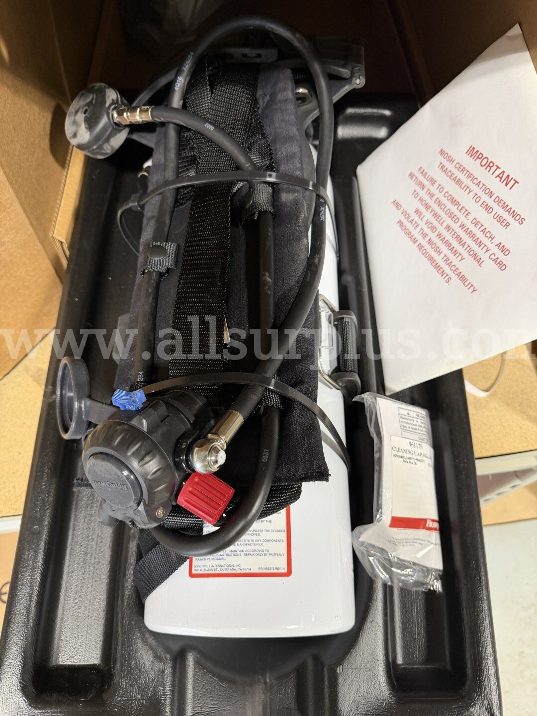 SCBA, Honeywell Survivair Cougar, Unused, Qty 4 Units Honeywell  Government Surplus Auction - Photo #4