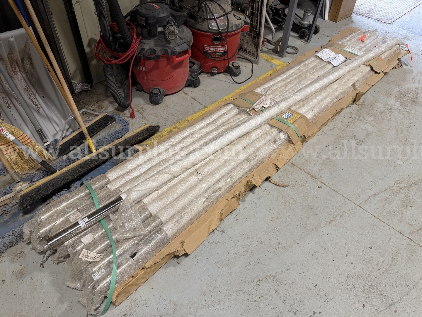 Antenna, OD9 VPOL Omni Antenna 900 to 928 MHz, Qty 9Pcs Omni 900 Government Surplus Auction - Photo #3