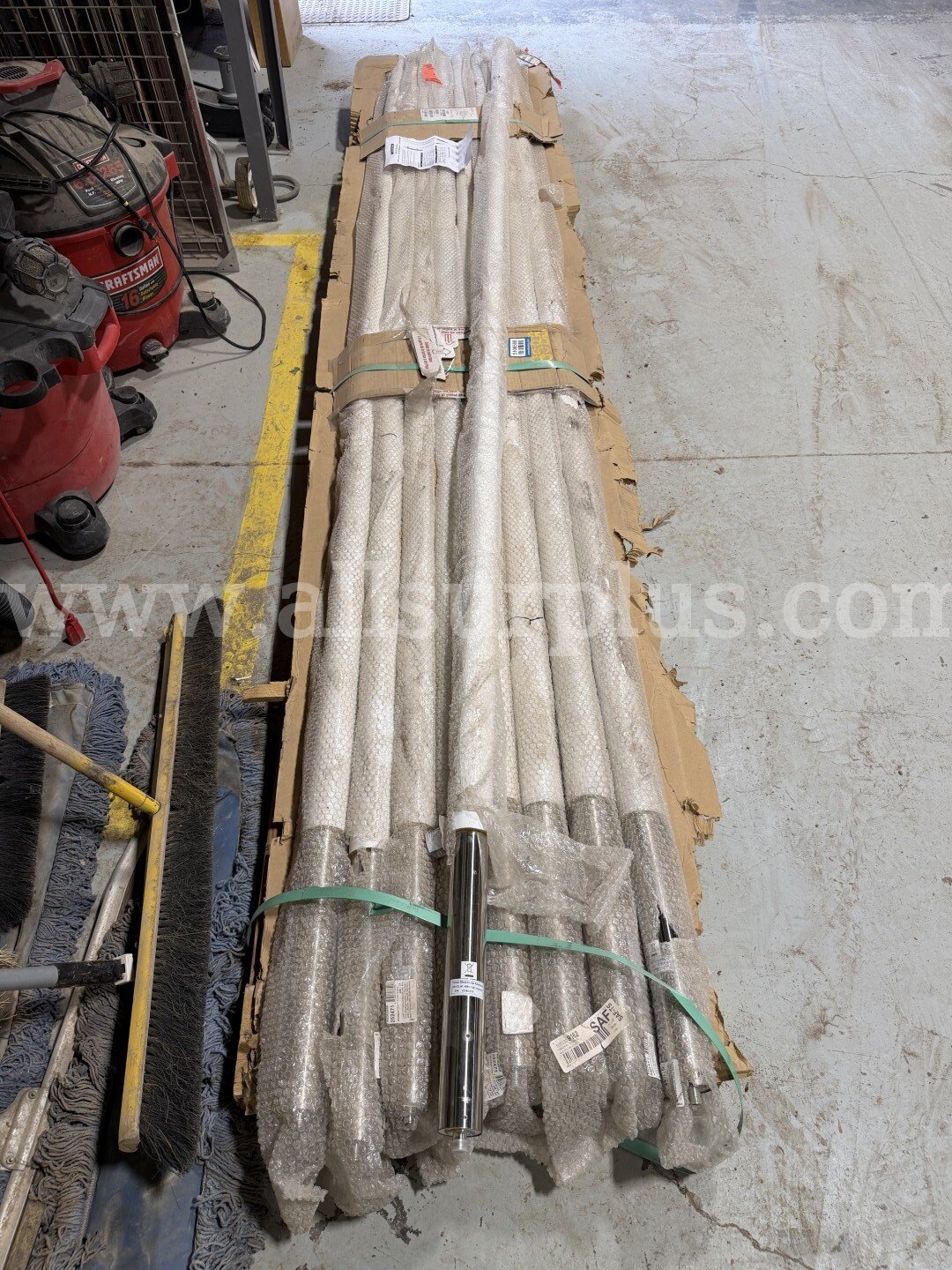 Antenna, OD9 VPOL Omni Antenna 900 to 928 MHz, Qty 9Pcs Omni 900 Government Surplus Auction - Photo #4